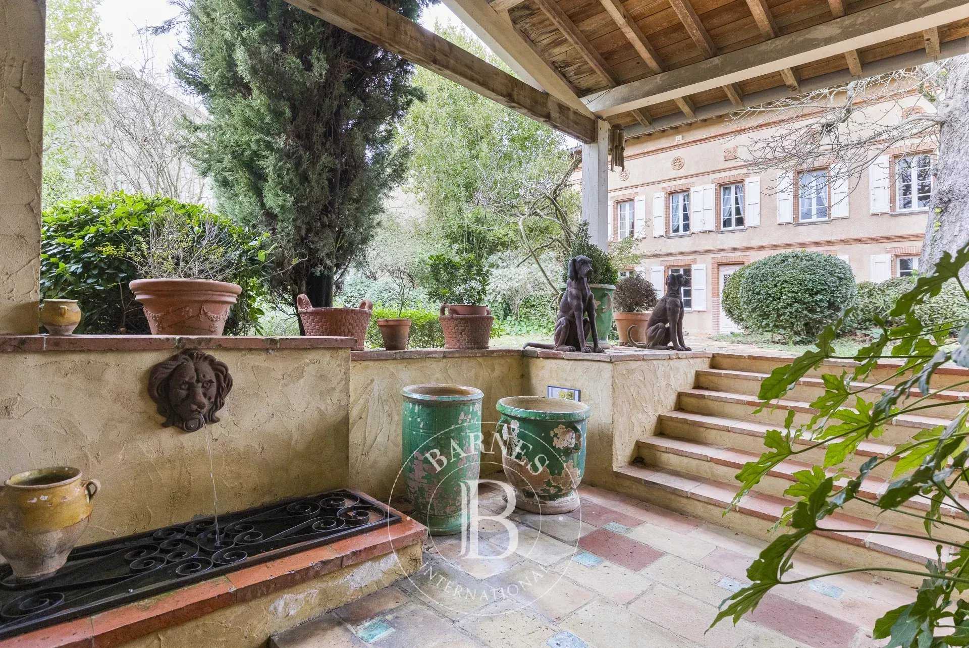 Saint-Sulpice-la-Pointe  - Propriété 7 Pièces 4 Chambres