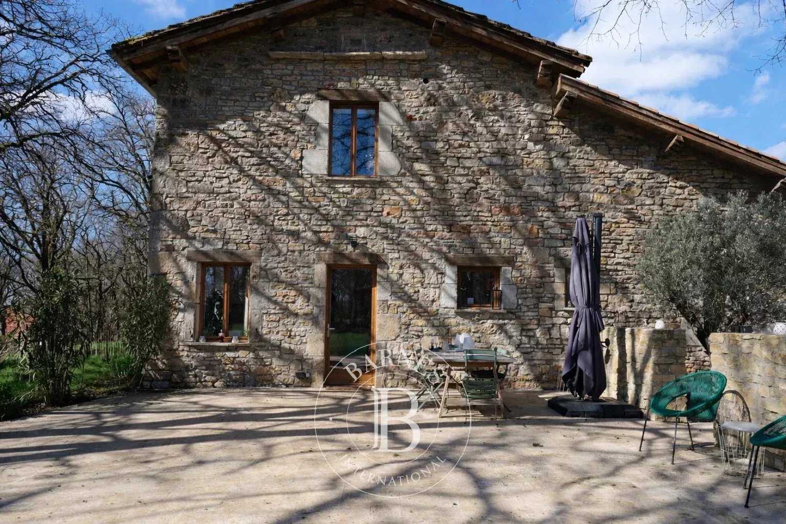 Saint-Antonin-Noble-Val  - Property 5 Bedrooms