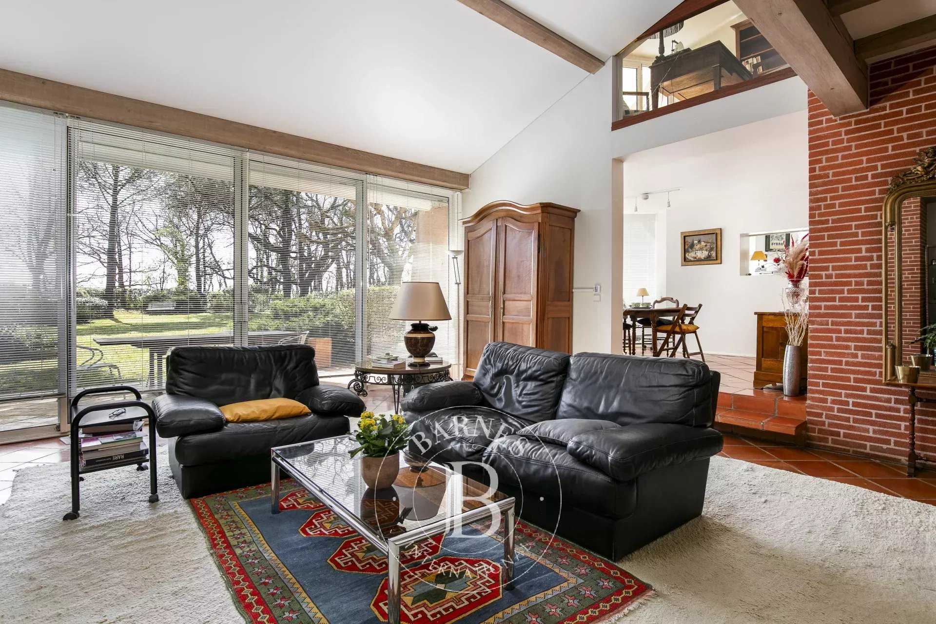 Toulouse  - Maison 8 Pi&egrave;ces 4 Chambres