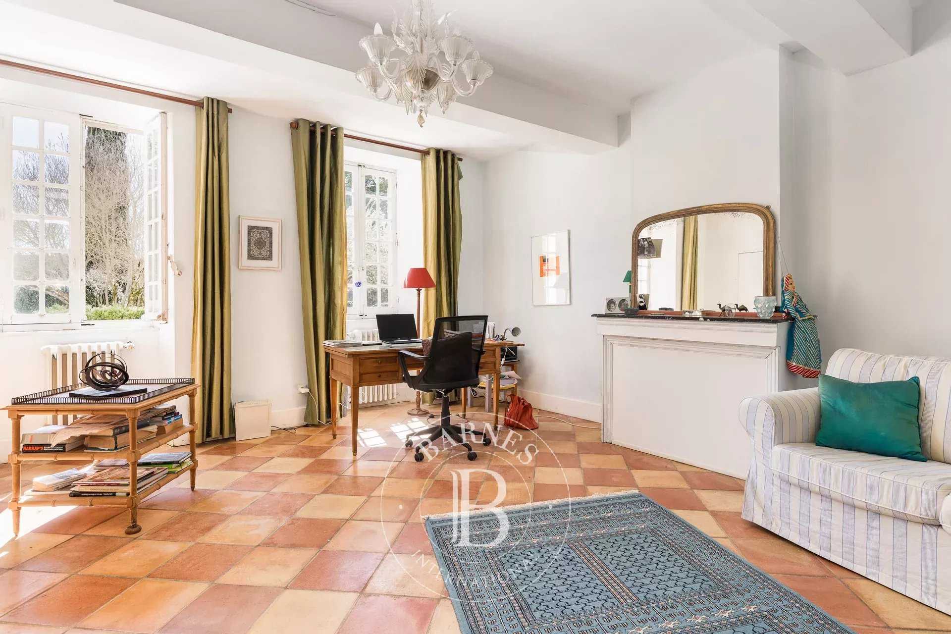 Castelnaudary  - Maison 13 Pièces 7 Chambres