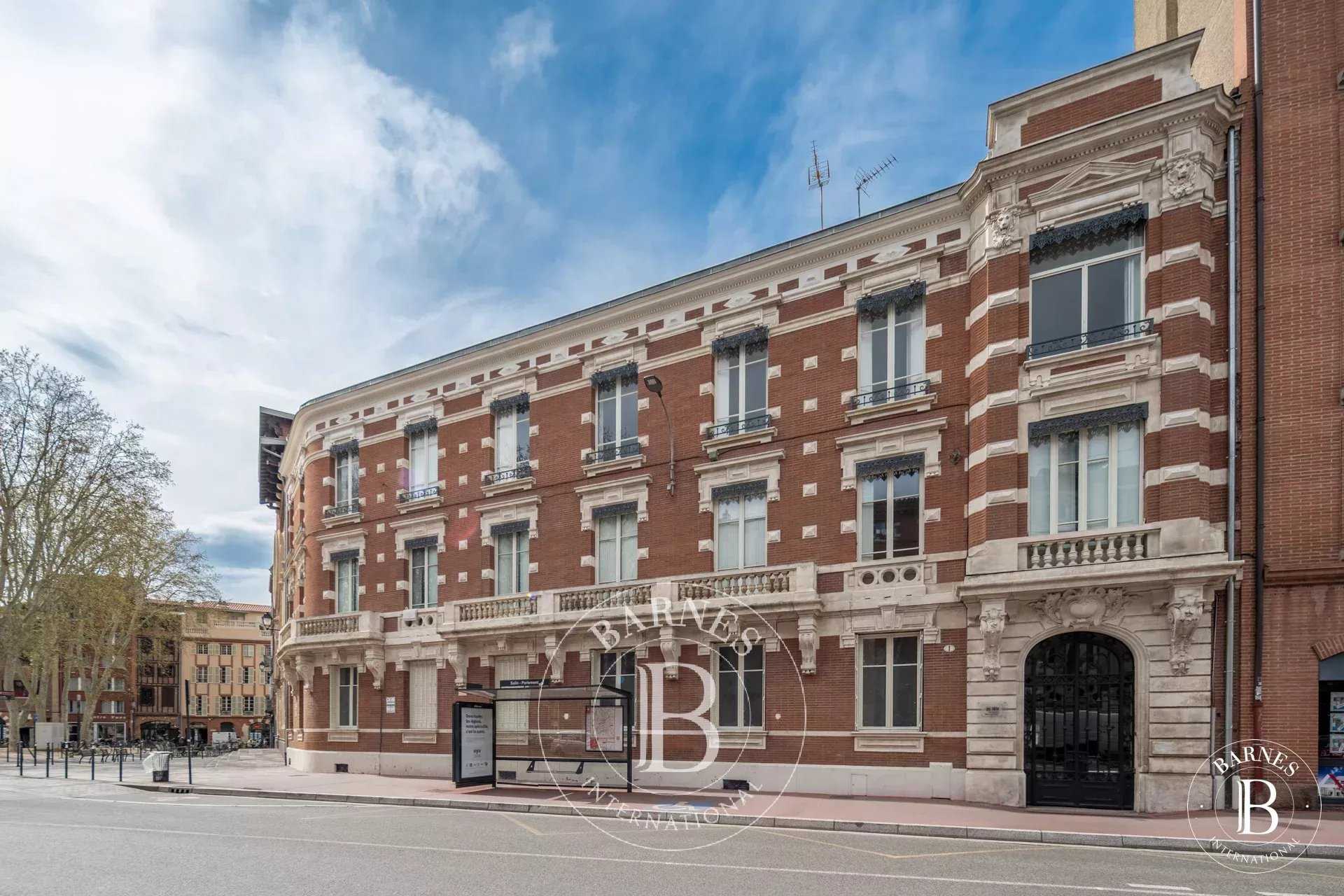 Toulouse  - Hôtel particulier 39 Pi&egrave;ces