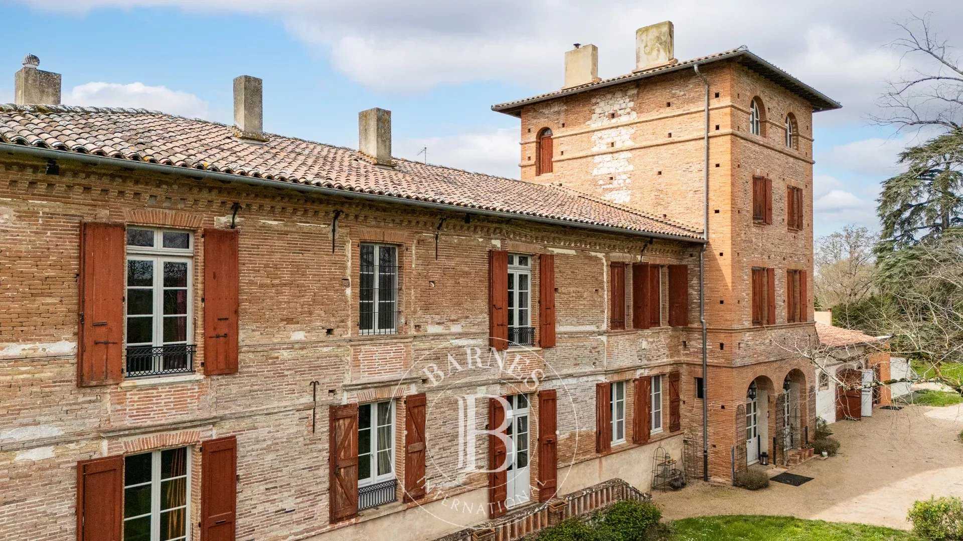 Verfeil  - Property 11 Bedrooms