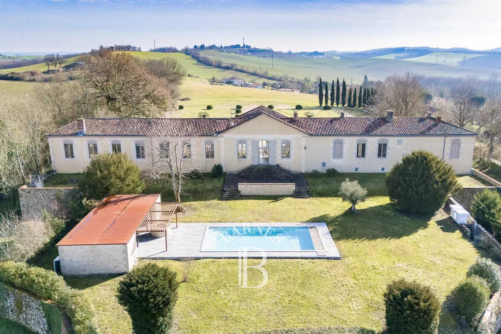 Auch  - Château 10 Pi&egrave;ces 4 Chambres