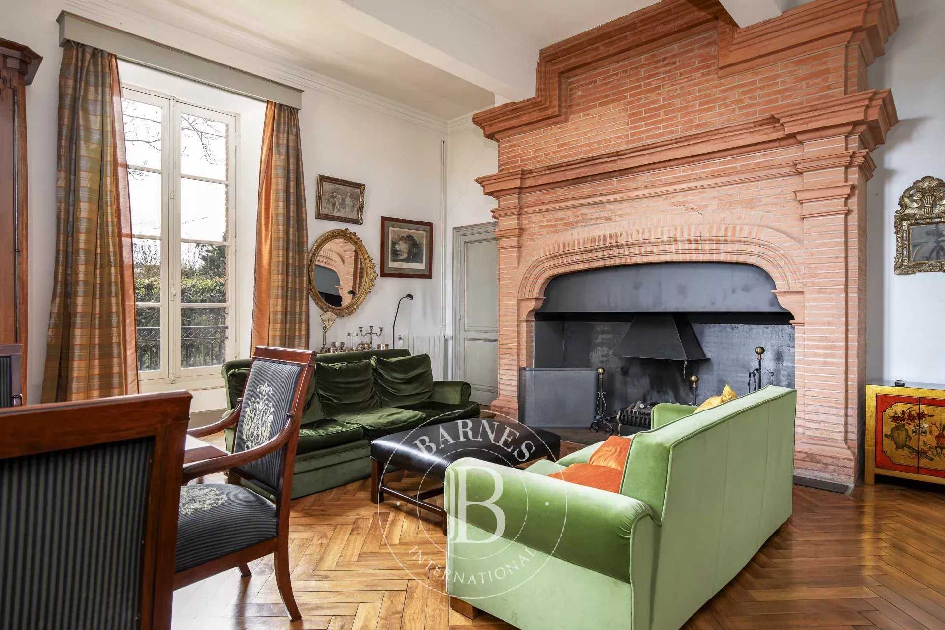 Verfeil  - Property 11 Bedrooms