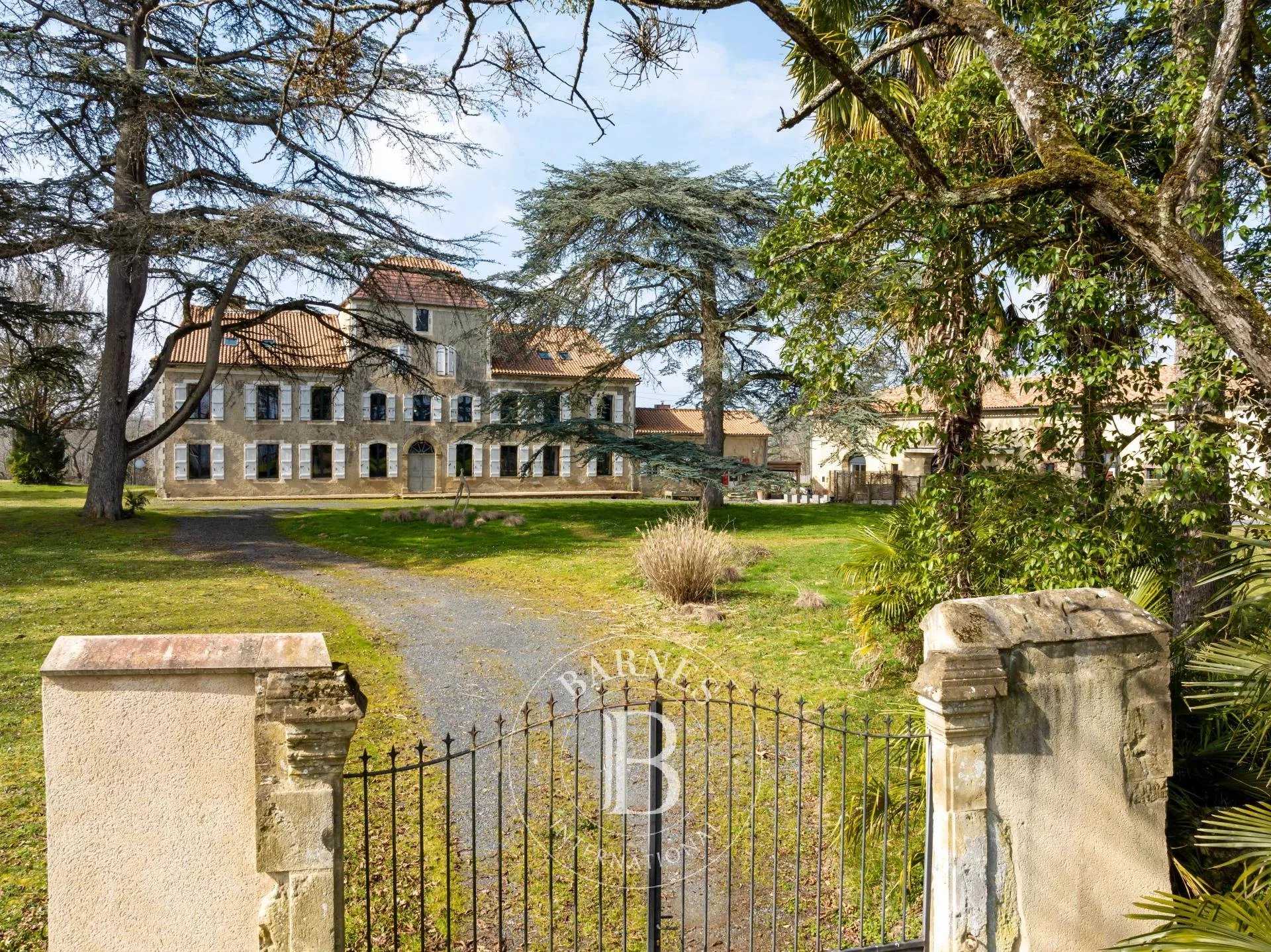 Château Nogaro  -  ref 82239443 (picture 1)