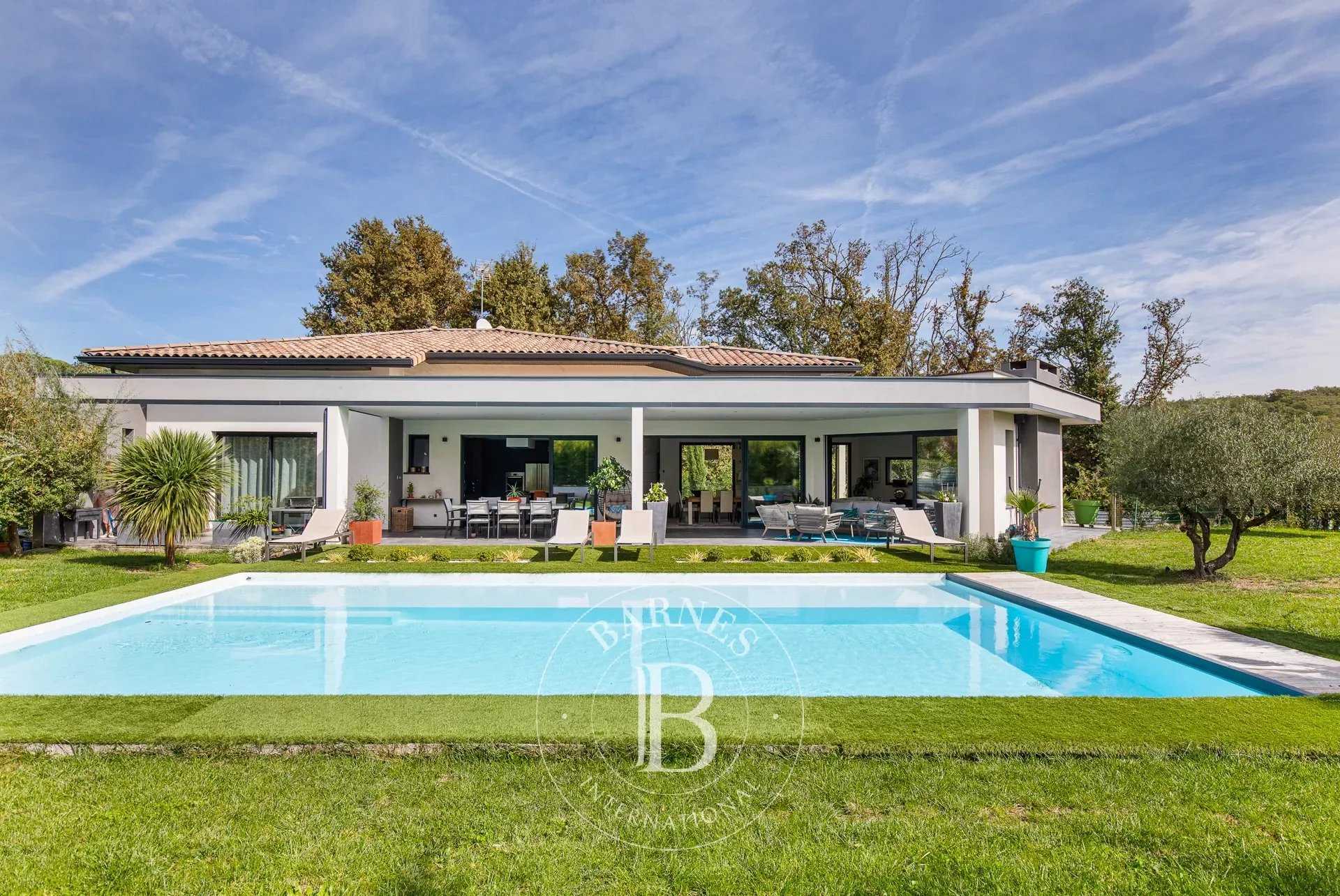 Villa Saint-Jean  -  ref 85259468 (picture 1)