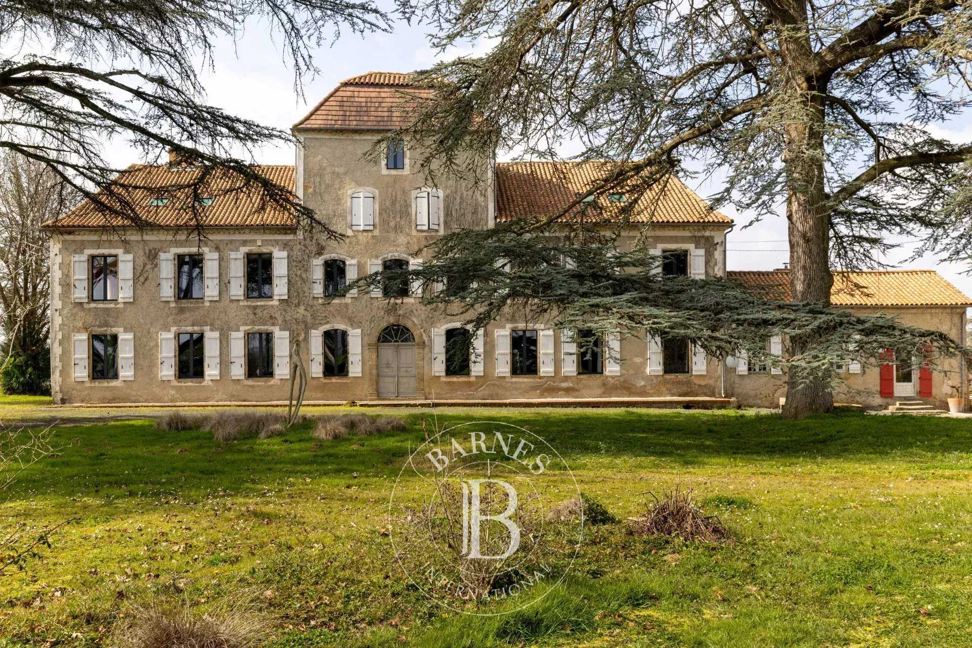 Château Nogaro  -  ref 82239443 (picture 1)