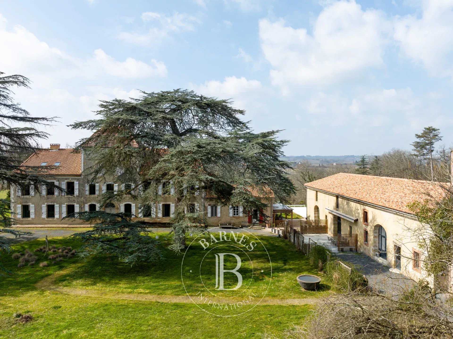 Château Nogaro  -  ref 82239443 (picture 2)