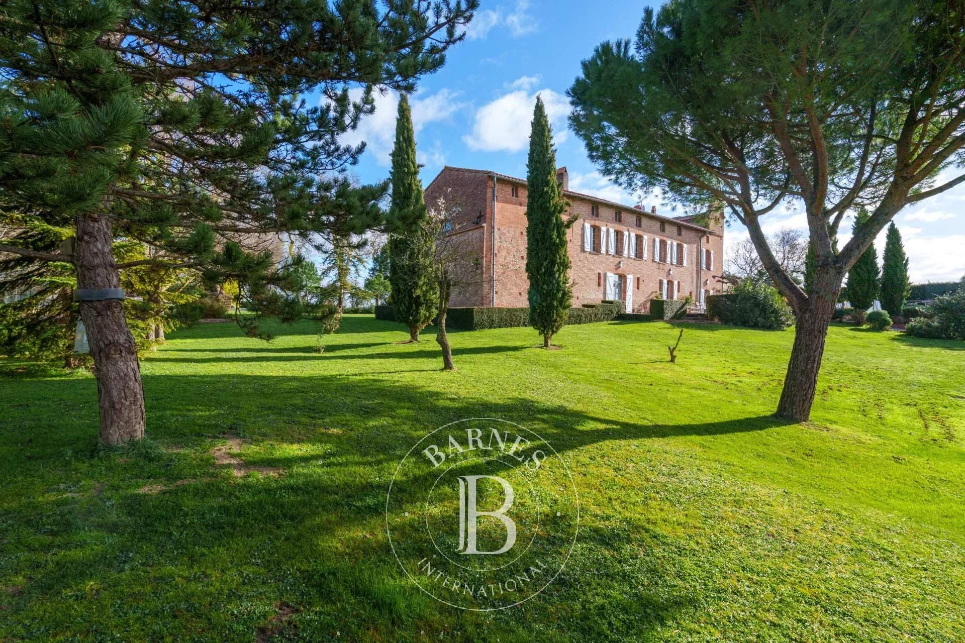 Toulouse  - Maison 9 Pi&egrave;ces 5 Chambres - picture 2