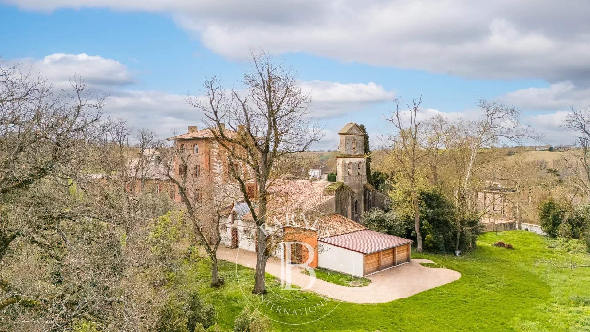 Verfeil  - Property 11 Bedrooms - picture 12