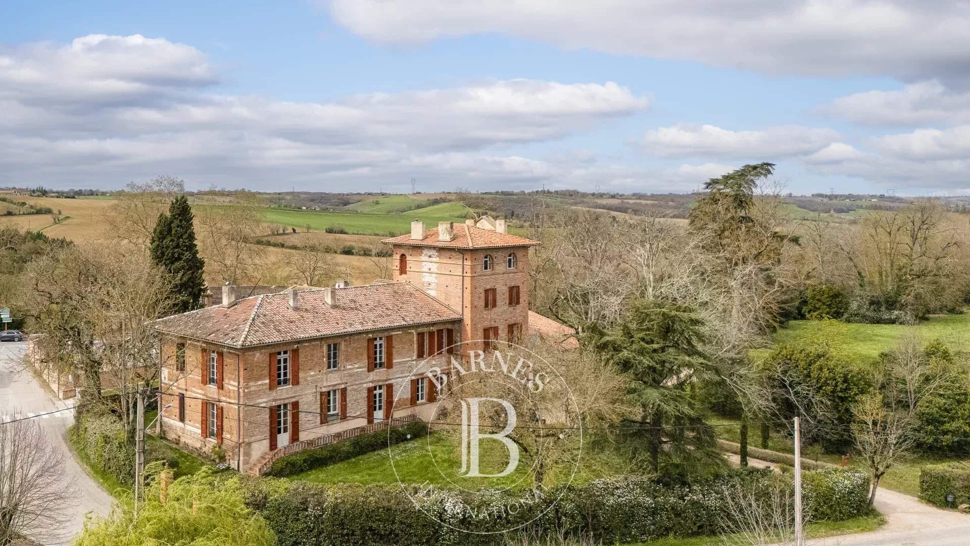 Verfeil  - Property 11 Bedrooms - picture 1