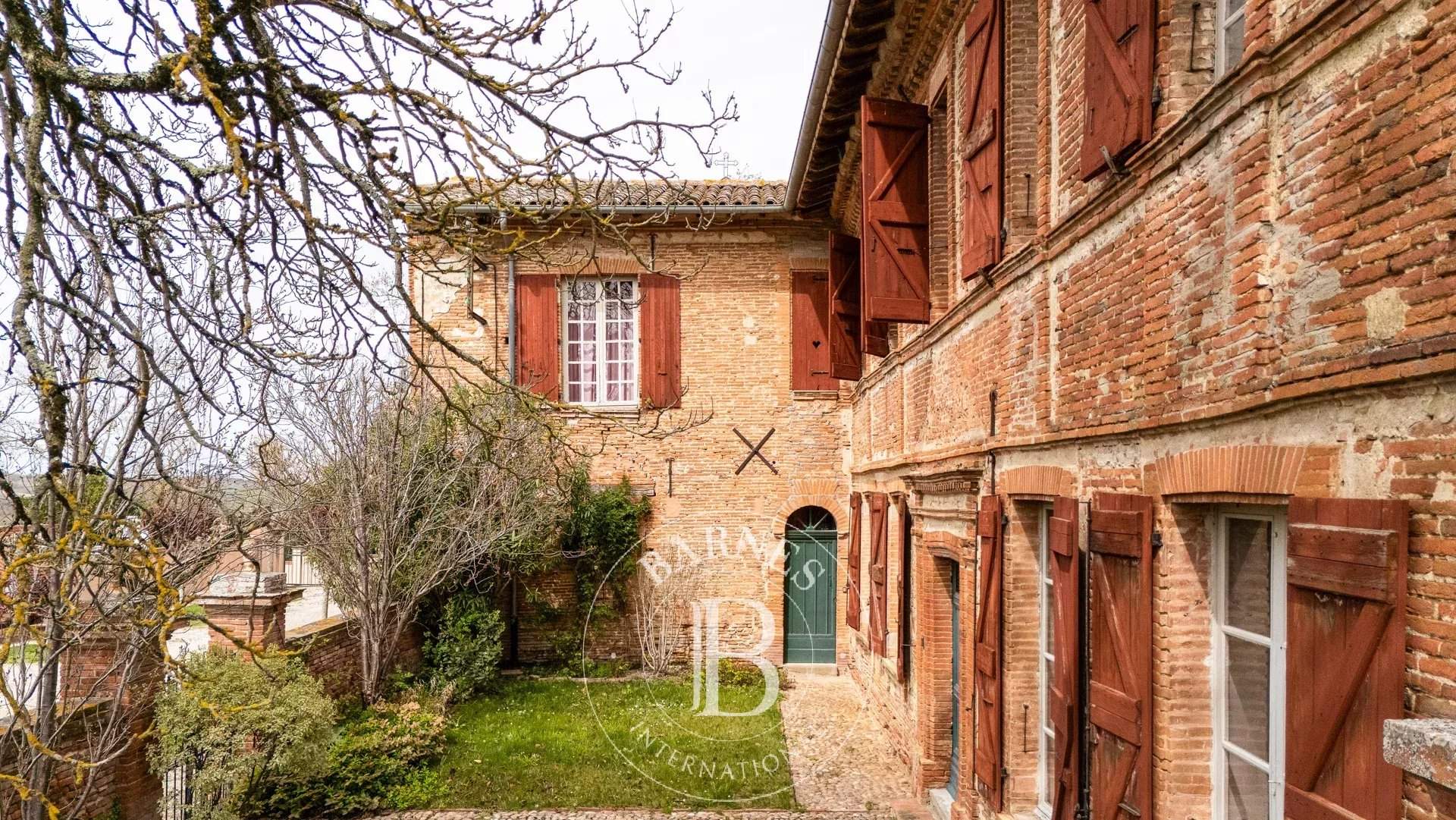 Verfeil  - Property 11 Bedrooms - picture 11