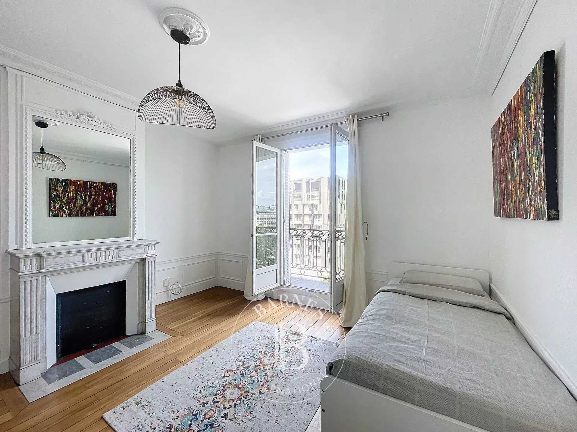 Paris  - Appartement 3 Pi&egrave;ces 2 Chambres