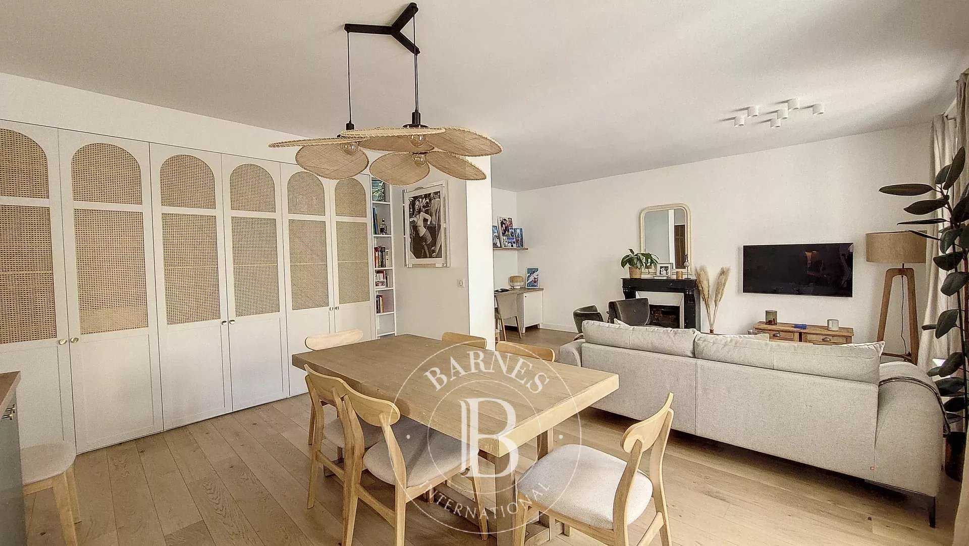 Paris  - Appartement 2 Pièces, 1 Chambre