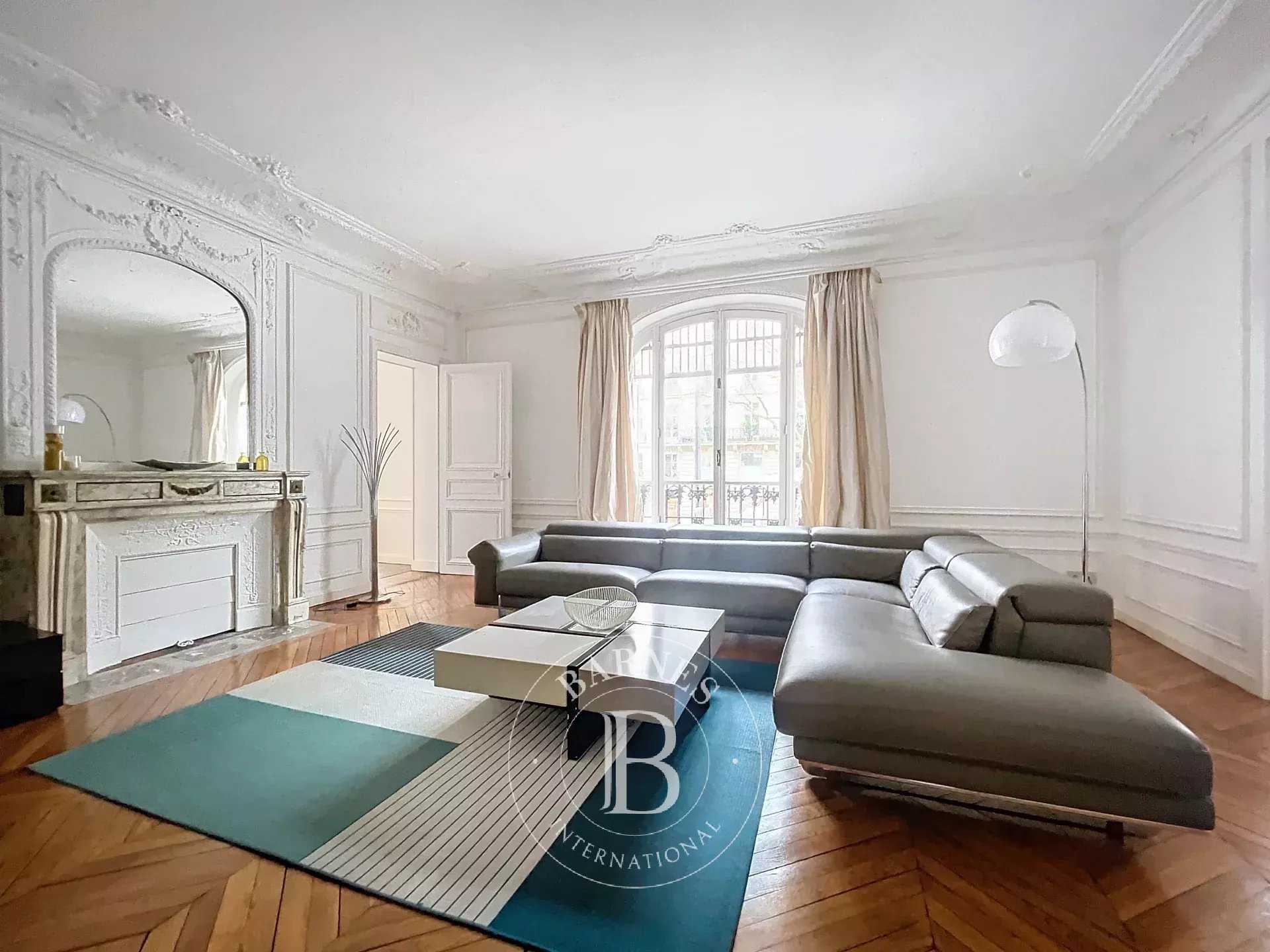 Paris  - Piso 8 Cuartos 5 Habitaciones
