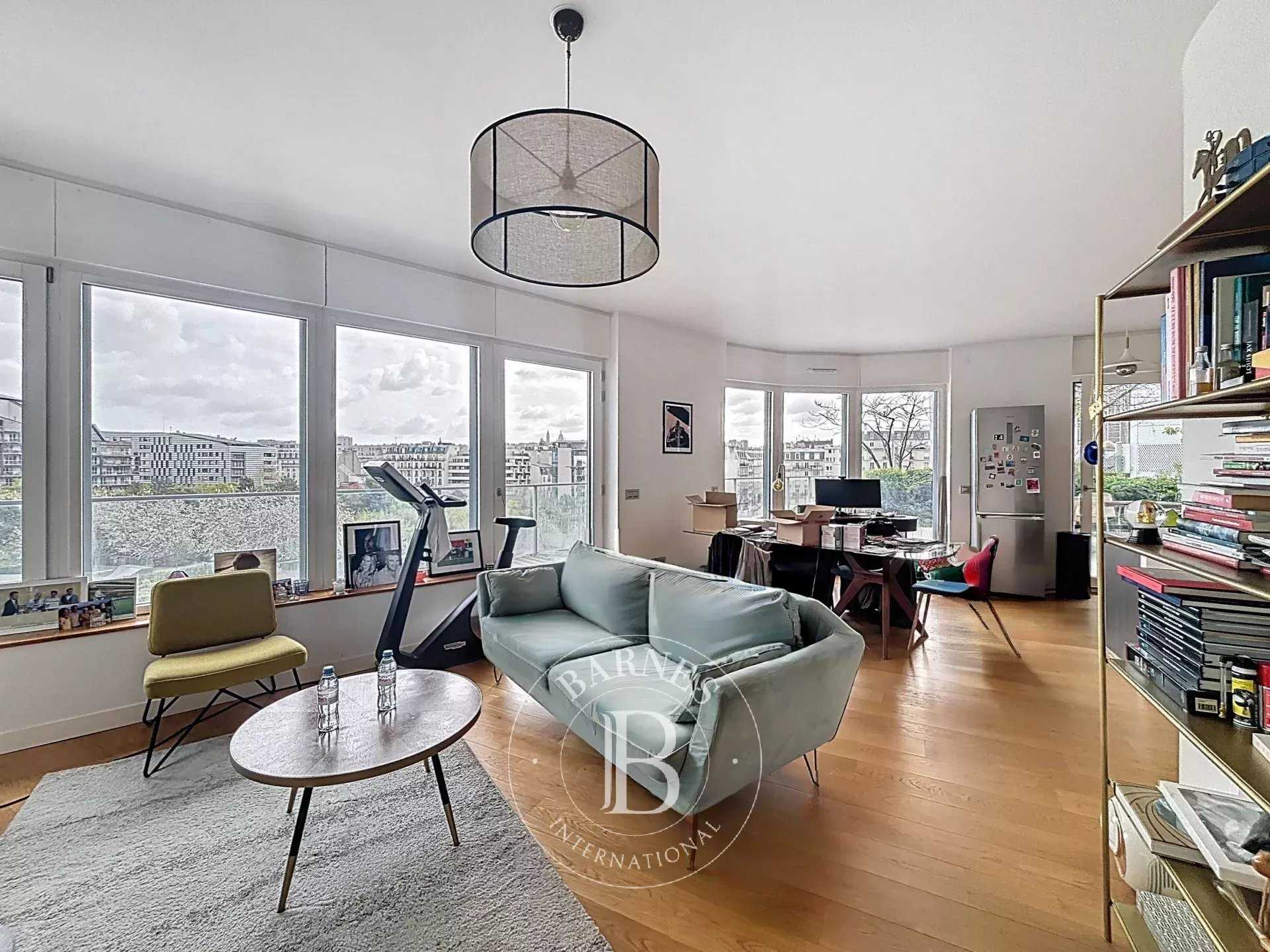 Paris  - Appartement 3 Pi&egrave;ces 2 Chambres