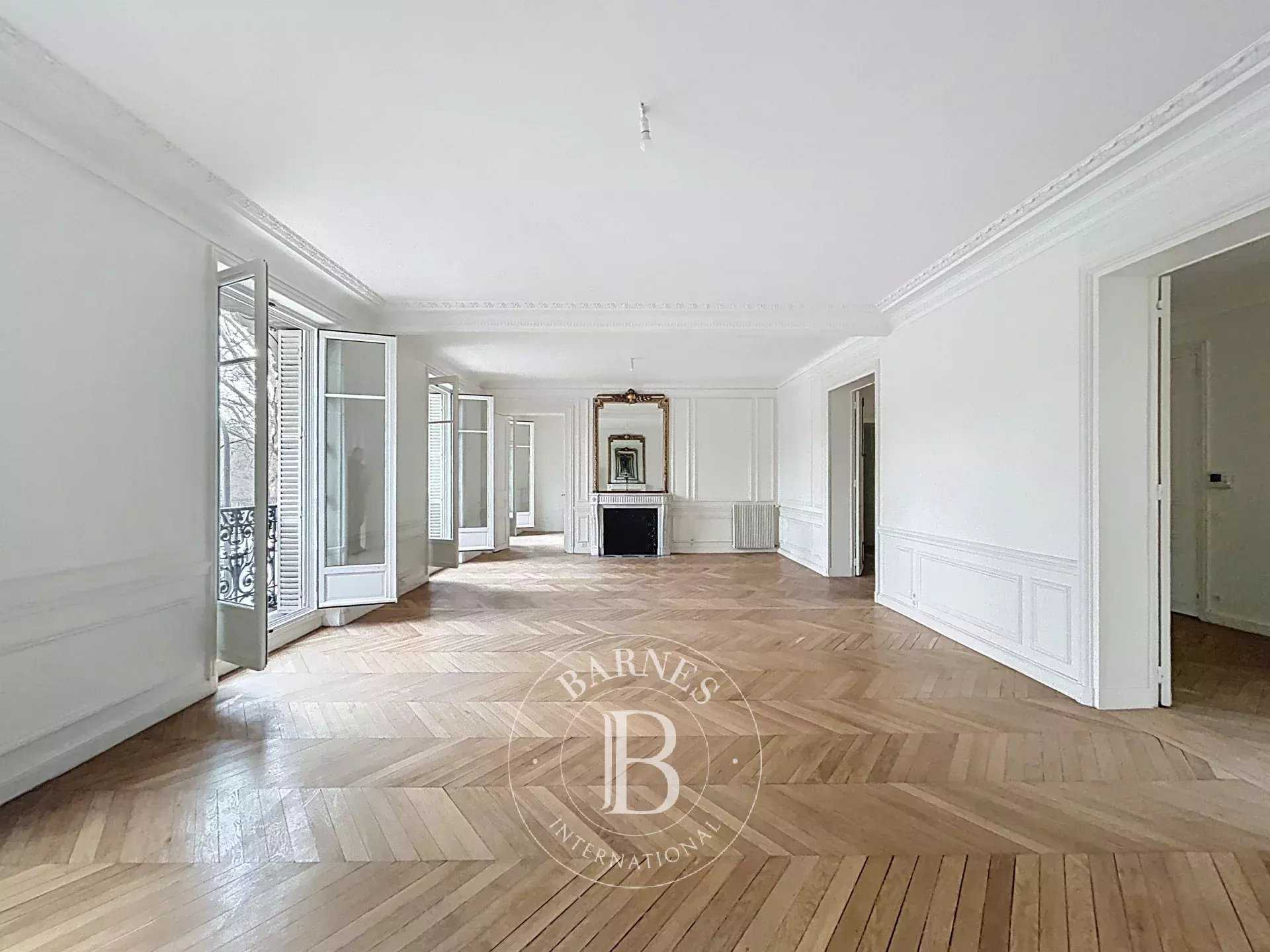 Paris  - Appartement 7 Pi&egrave;ces 4 Chambres