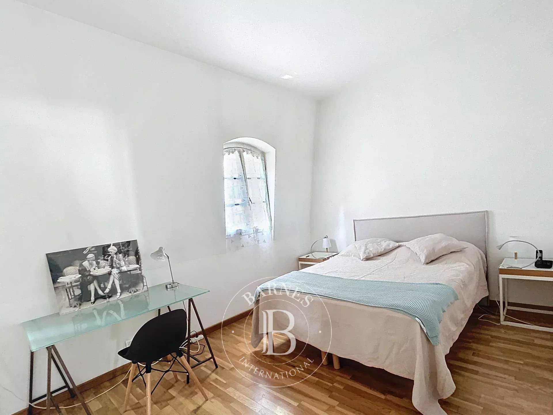 Paris  - Piso 2 Cuartos, 1 Habitacion