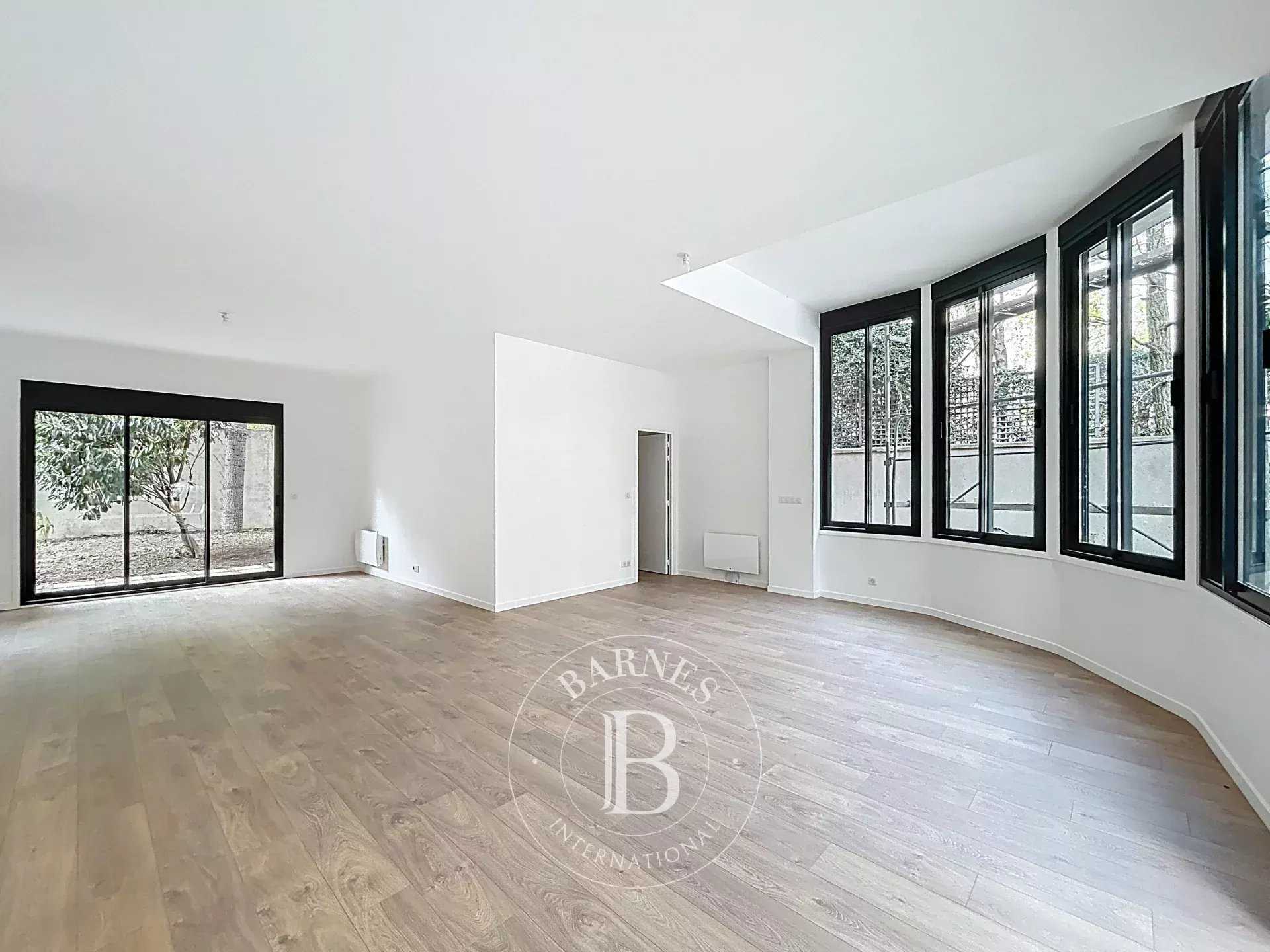 Paris  - Apartment 3 Bedrooms