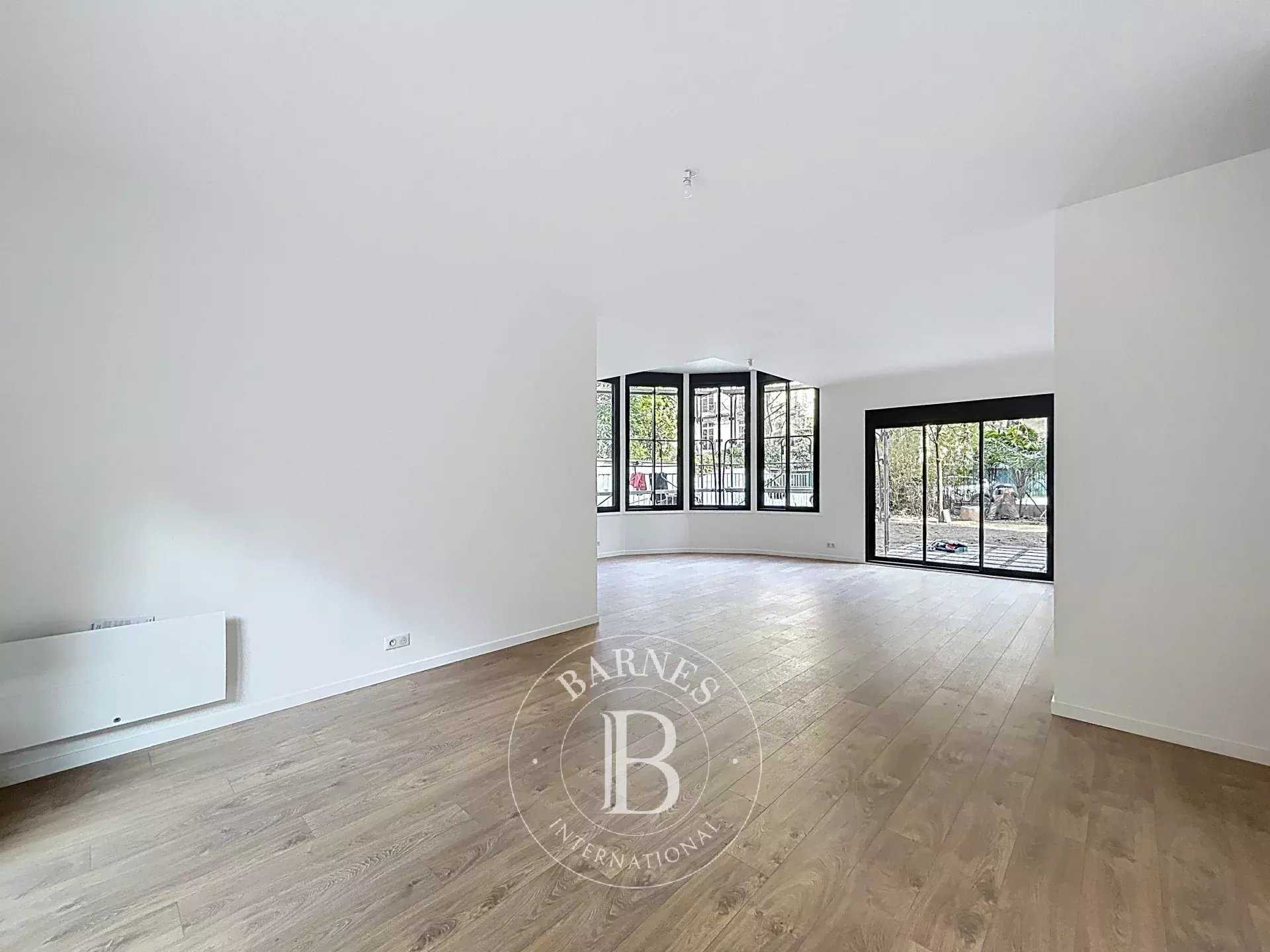 Paris  - Apartment 3 Bedrooms