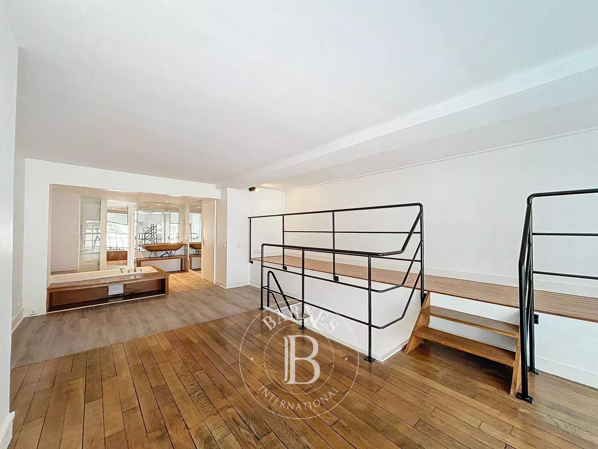 Paris  - Appartement 3 Pièces, 1 Chambre
