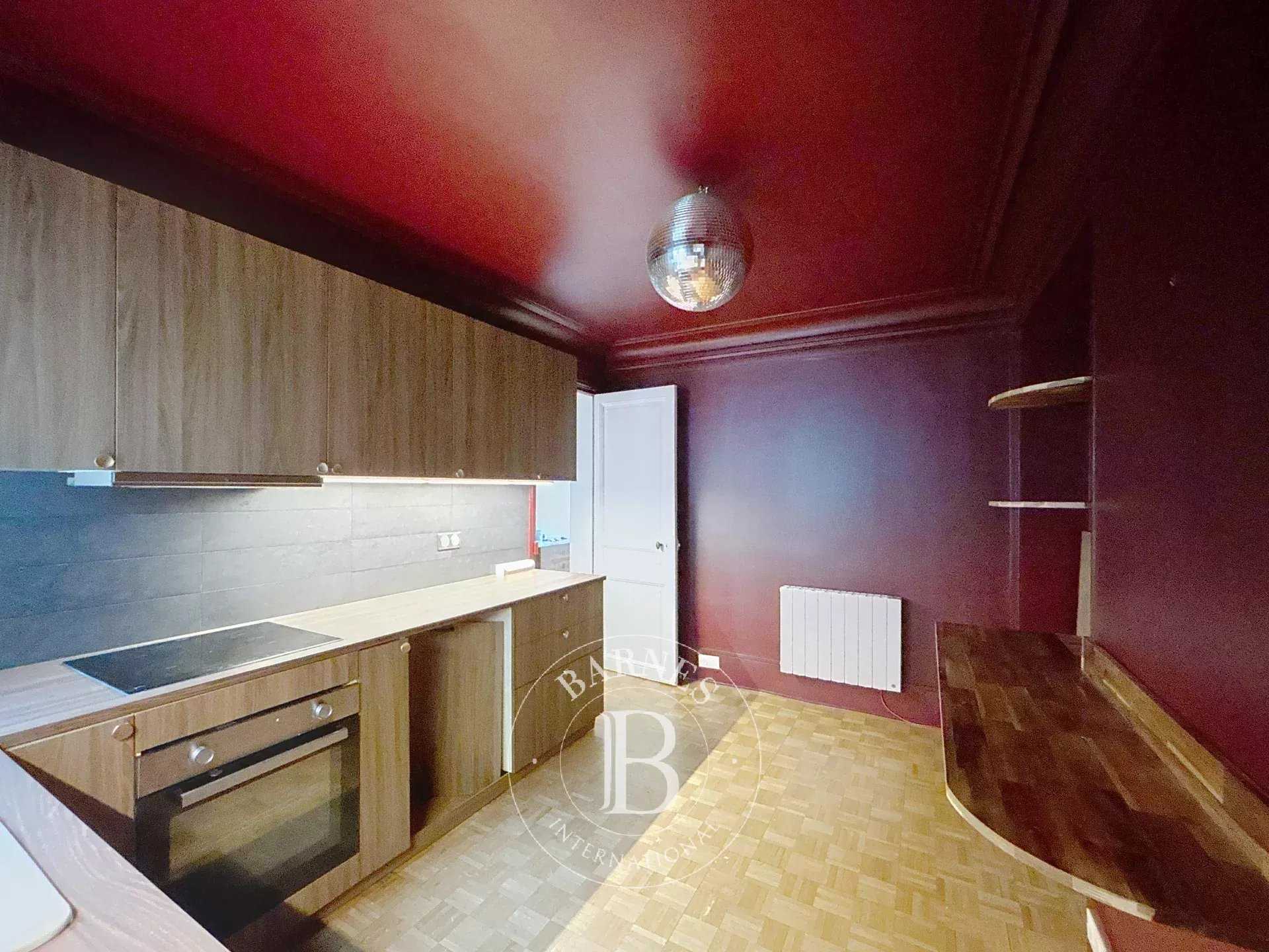 Paris  - Appartement 2 Pi&egrave;ces, 1 Chambre