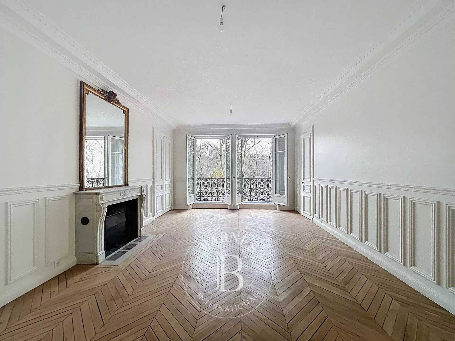 Paris  - Appartement 7 Pi&egrave;ces 4 Chambres