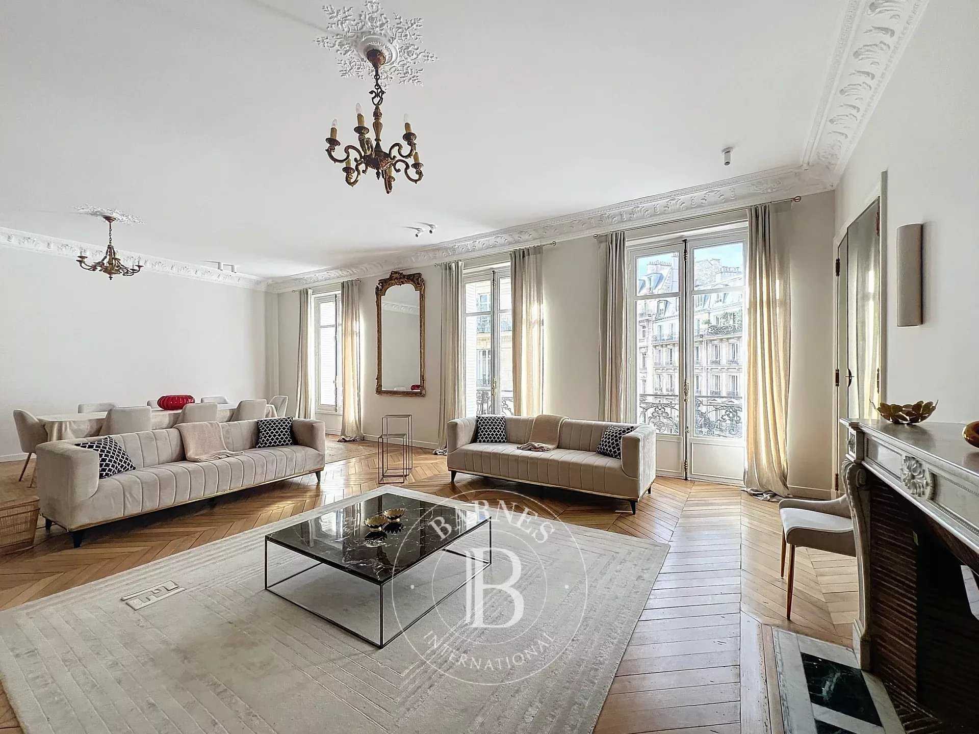 Paris  - Appartement 6 Pi&egrave;ces 4 Chambres