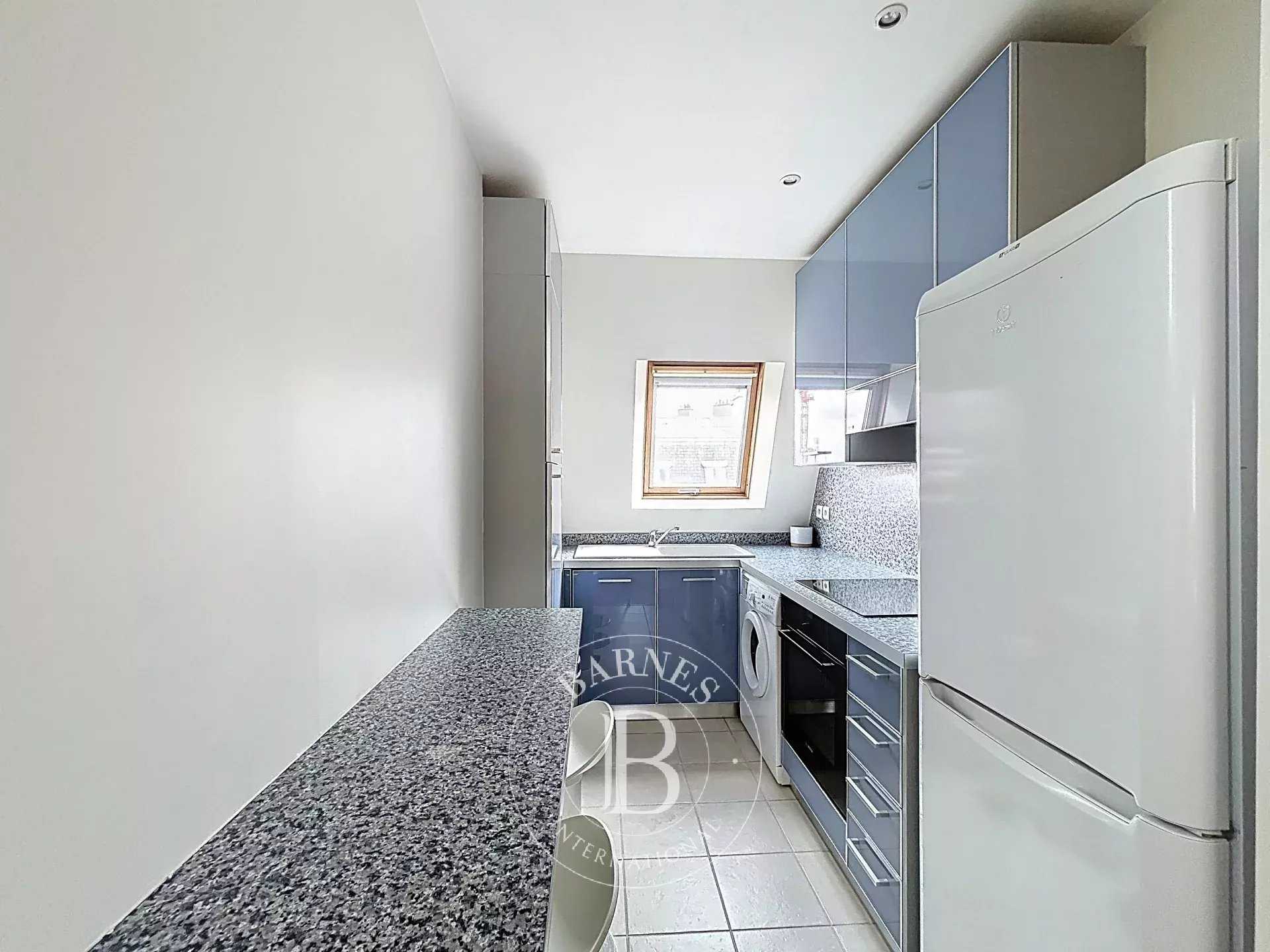 Paris  - Appartement 2 Pièces, 1 Chambre