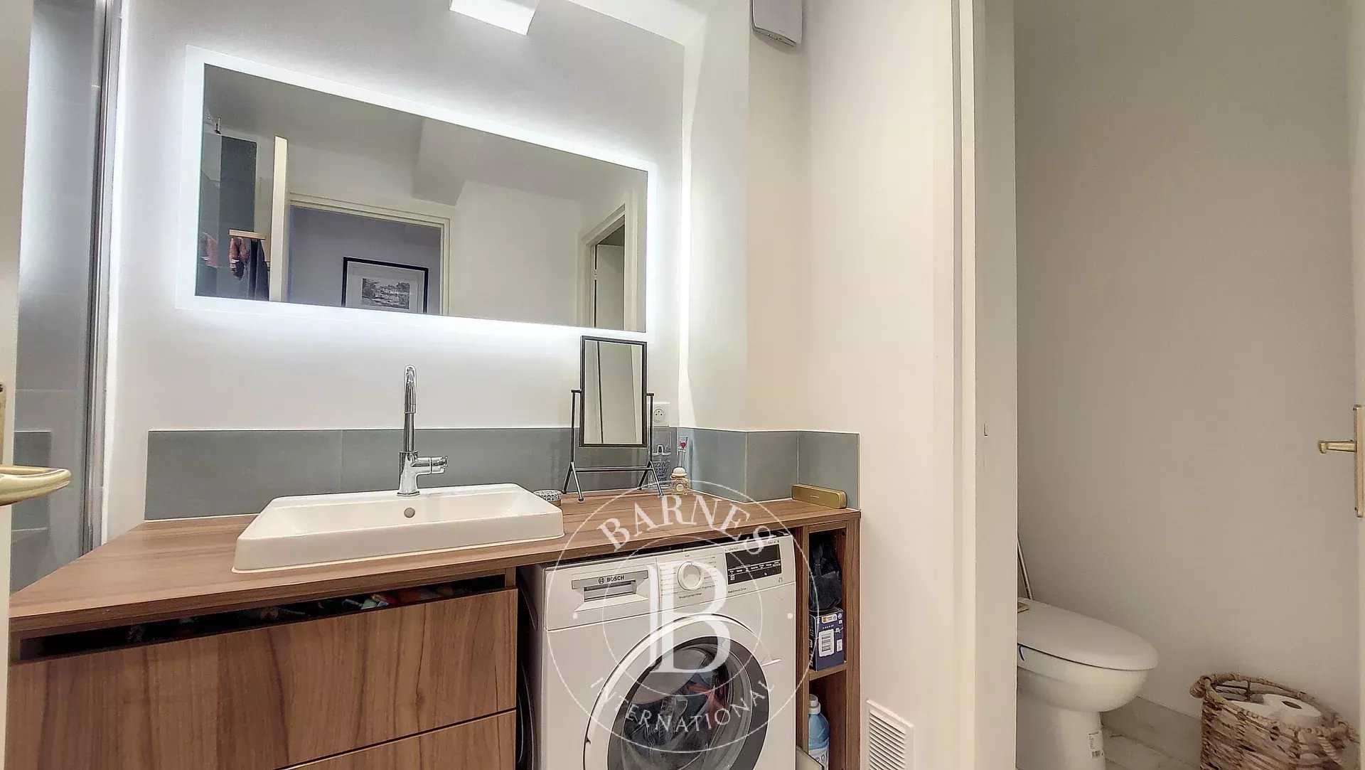 Paris  - Appartement 2 Pi&egrave;ces, 1 Chambre