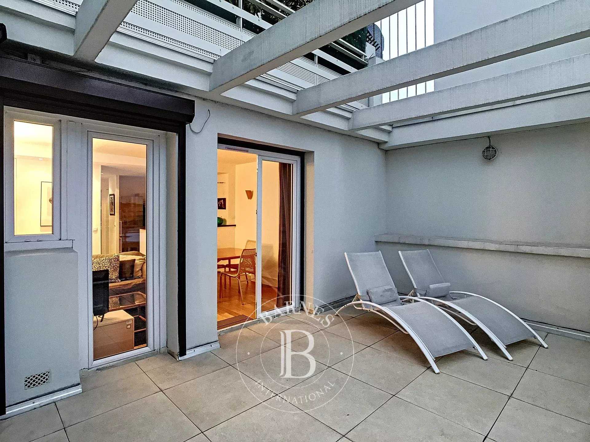 Paris  - Appartement 2 Pi&egrave;ces, 1 Chambre