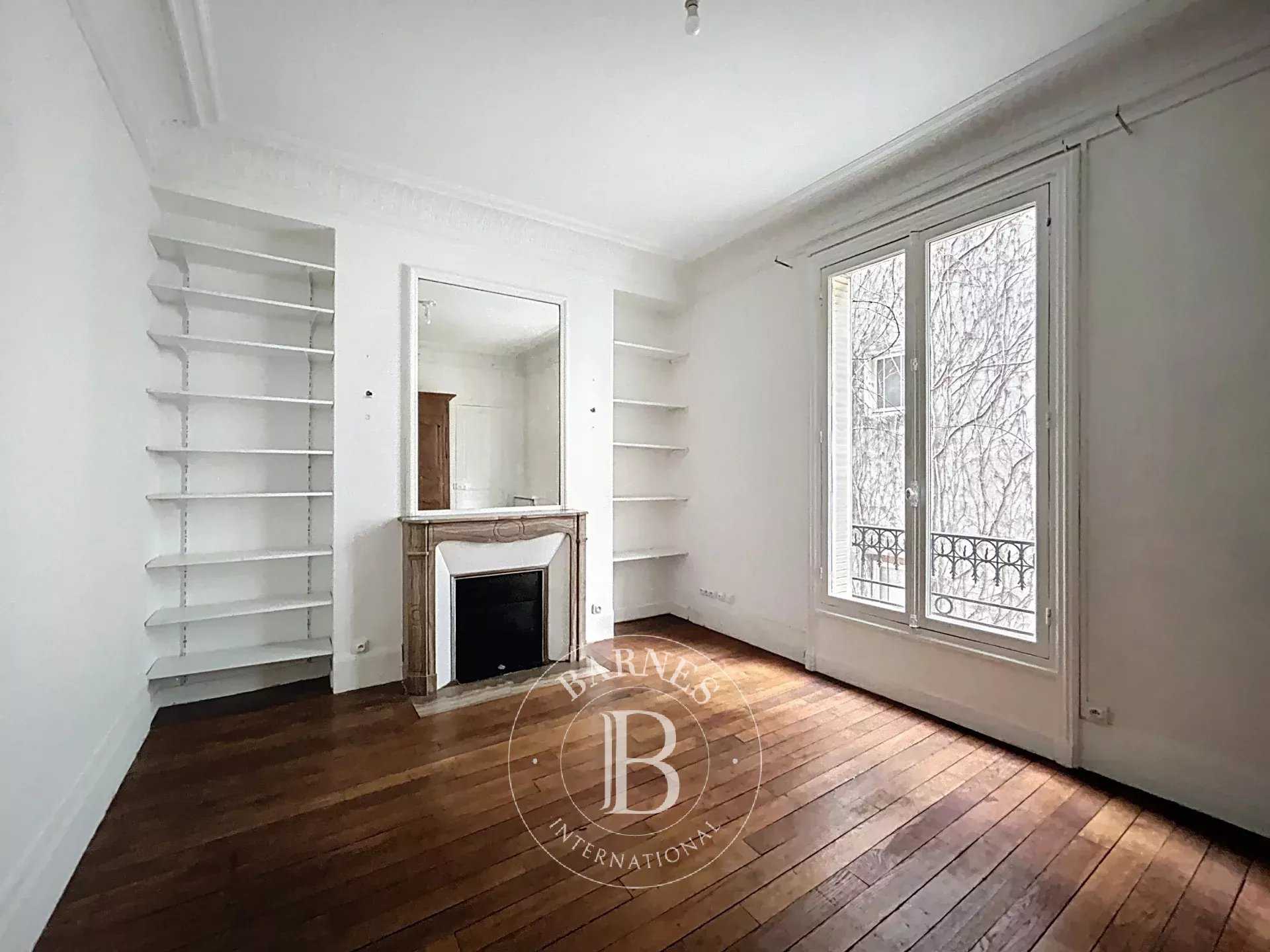 Paris  - Appartement 5 Pi&egrave;ces 3 Chambres