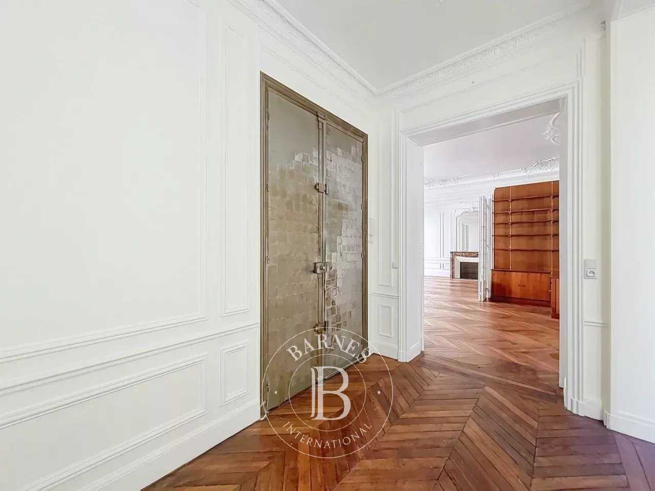 Paris  - Apartment 3 Bedrooms