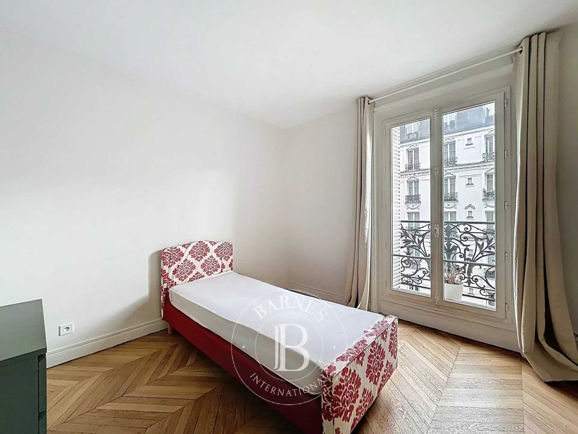 Paris  - Apartment 4 Bedrooms