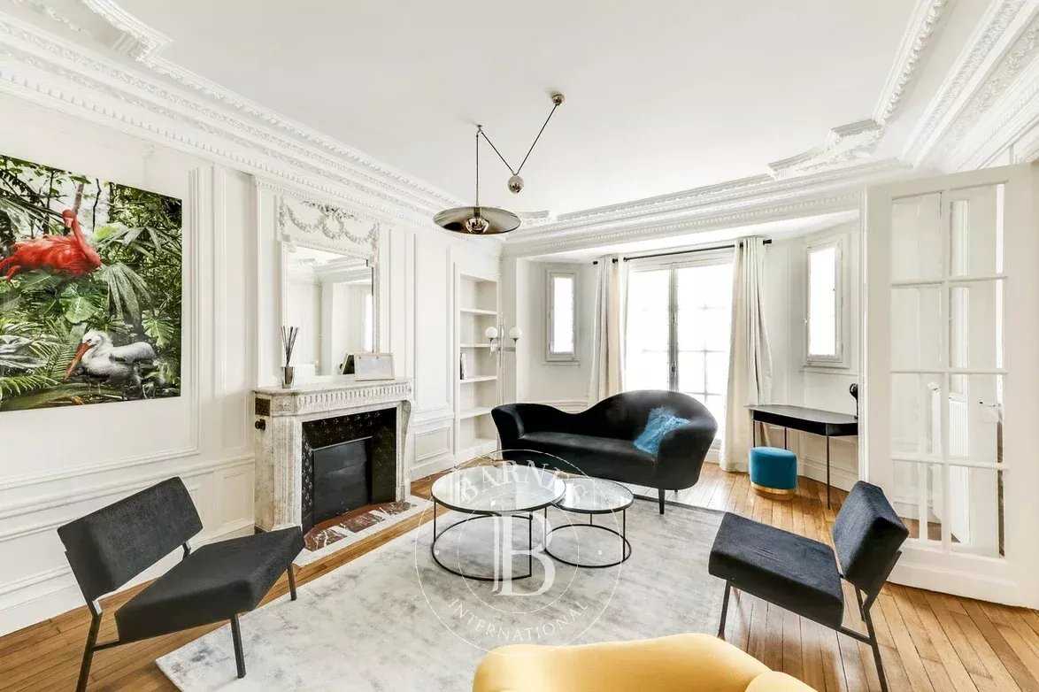 Paris  - Appartement 5 Pi&egrave;ces 3 Chambres