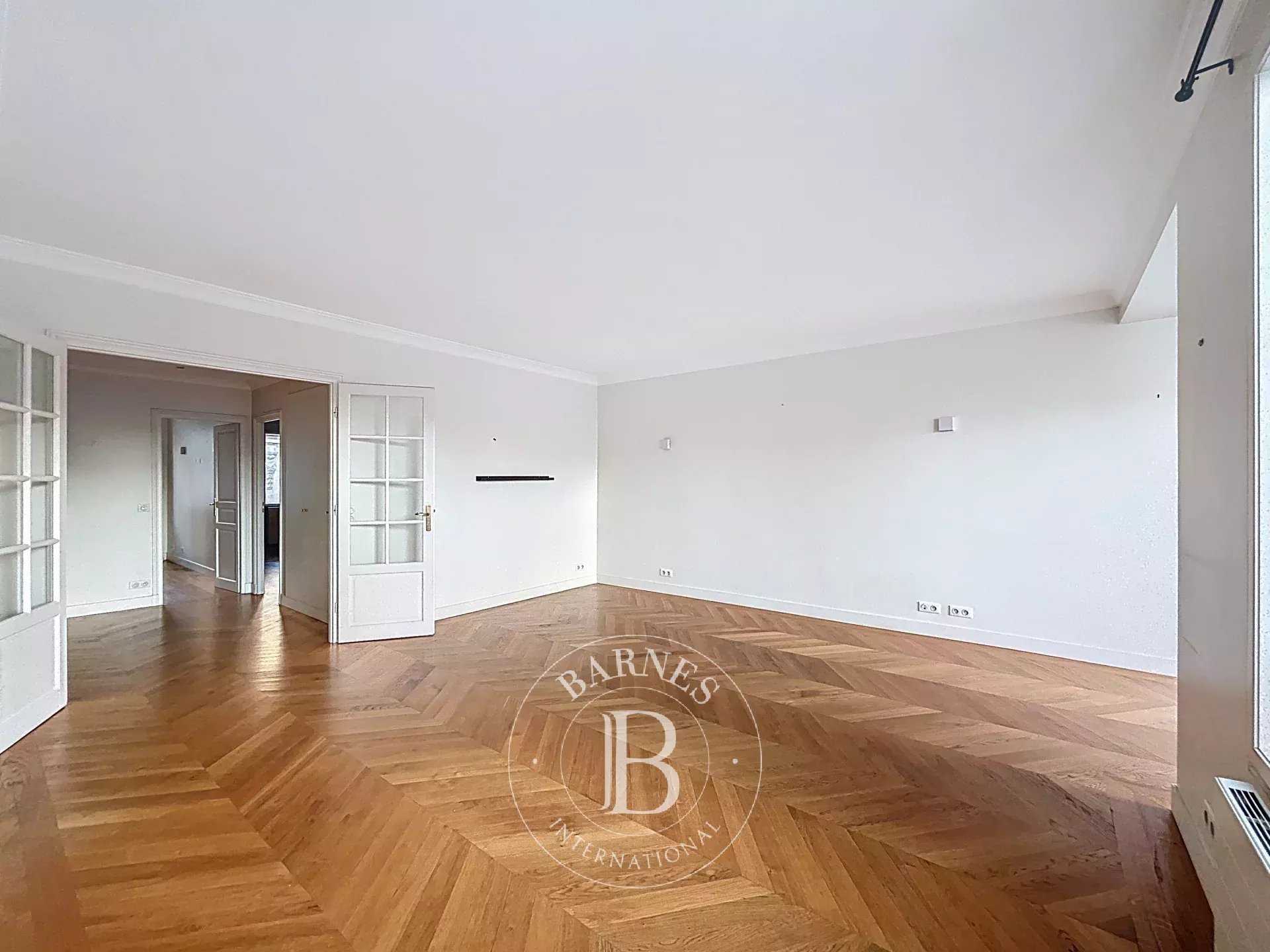 Paris  - Apartment 3 Bedrooms