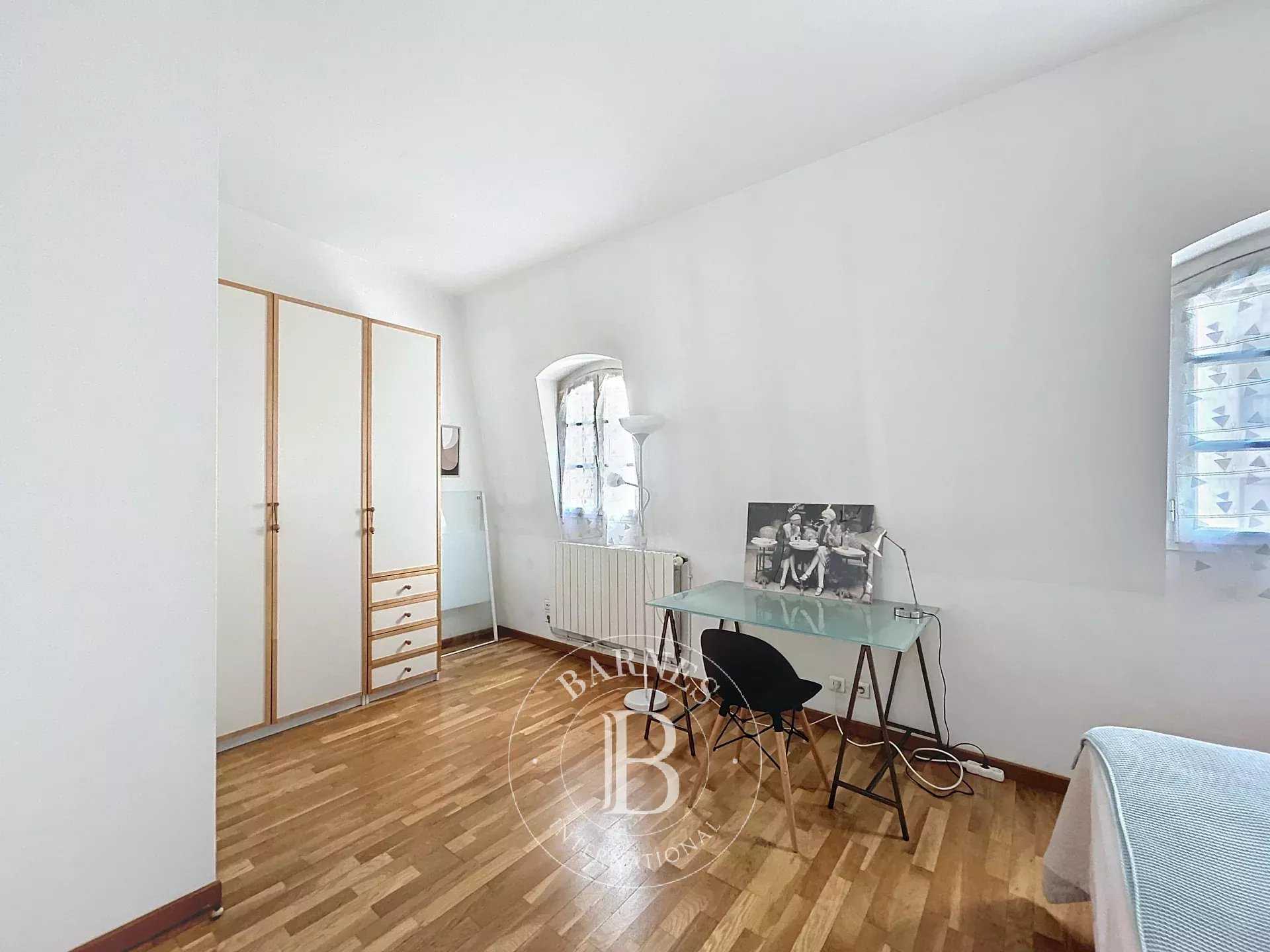 Paris  - Piso 2 Cuartos, 1 Habitacion