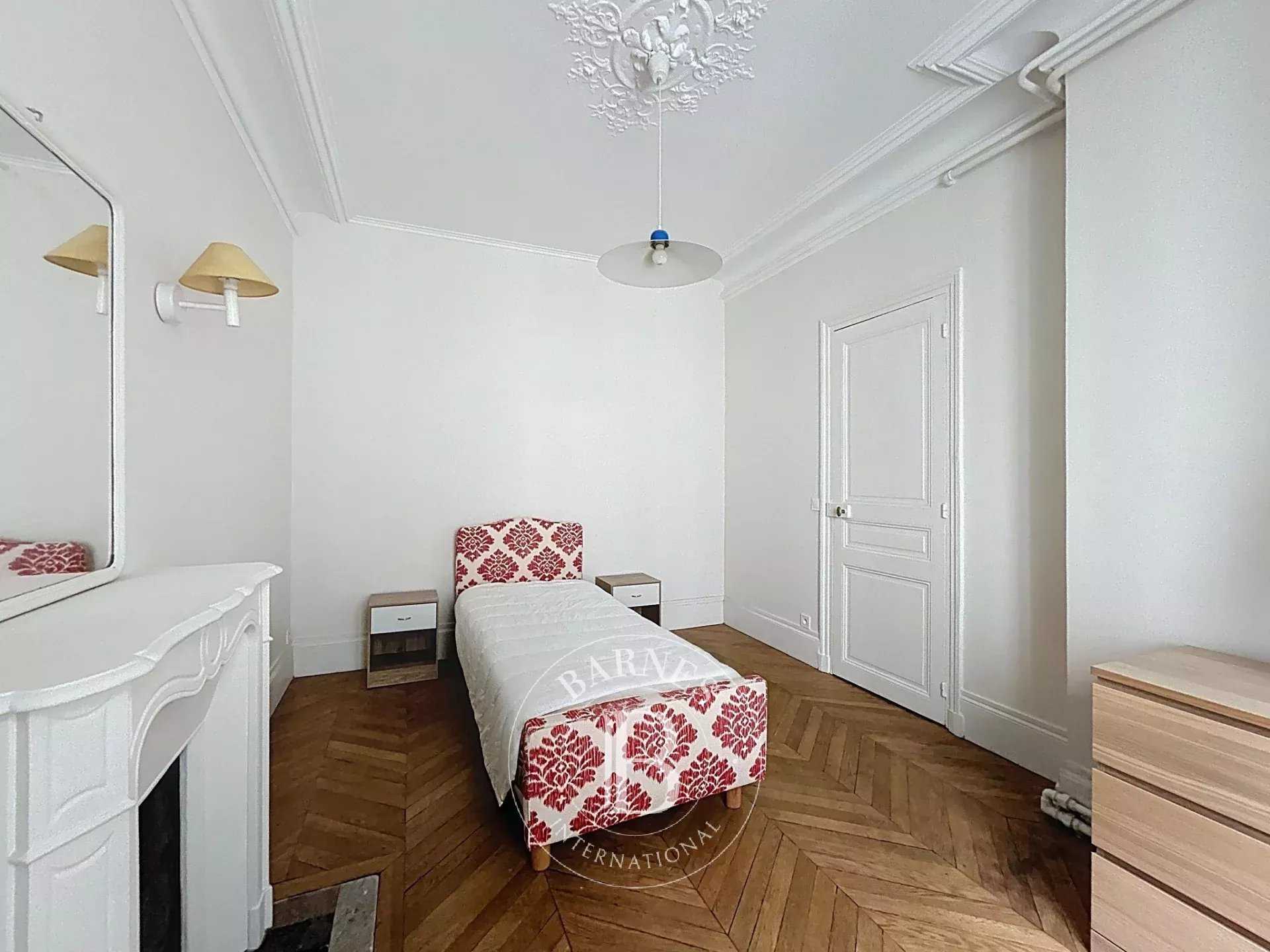 Paris  - Apartment 4 Bedrooms