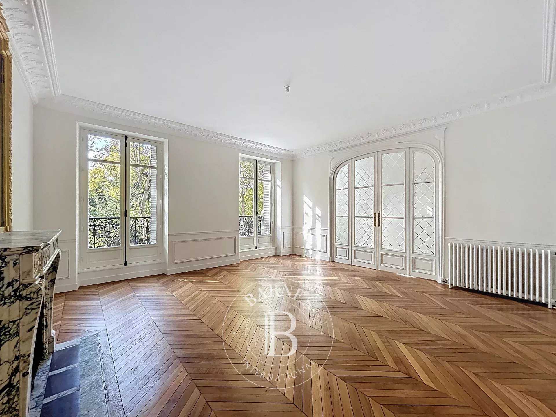 Paris  - Appartement 6 Pièces 4 Chambres
