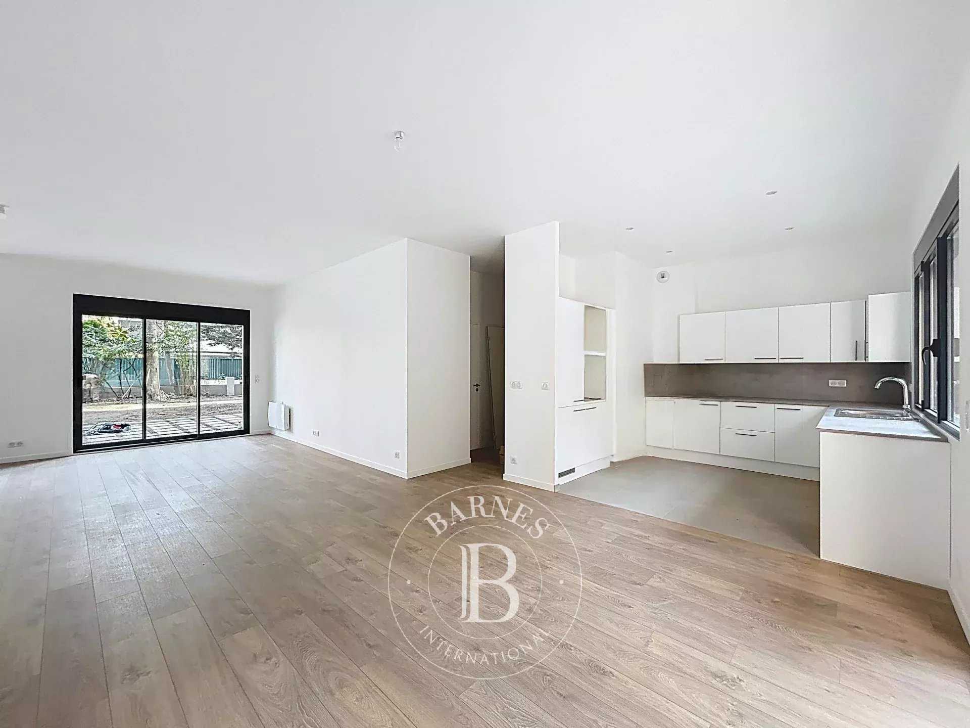 Paris  - Apartment 3 Bedrooms