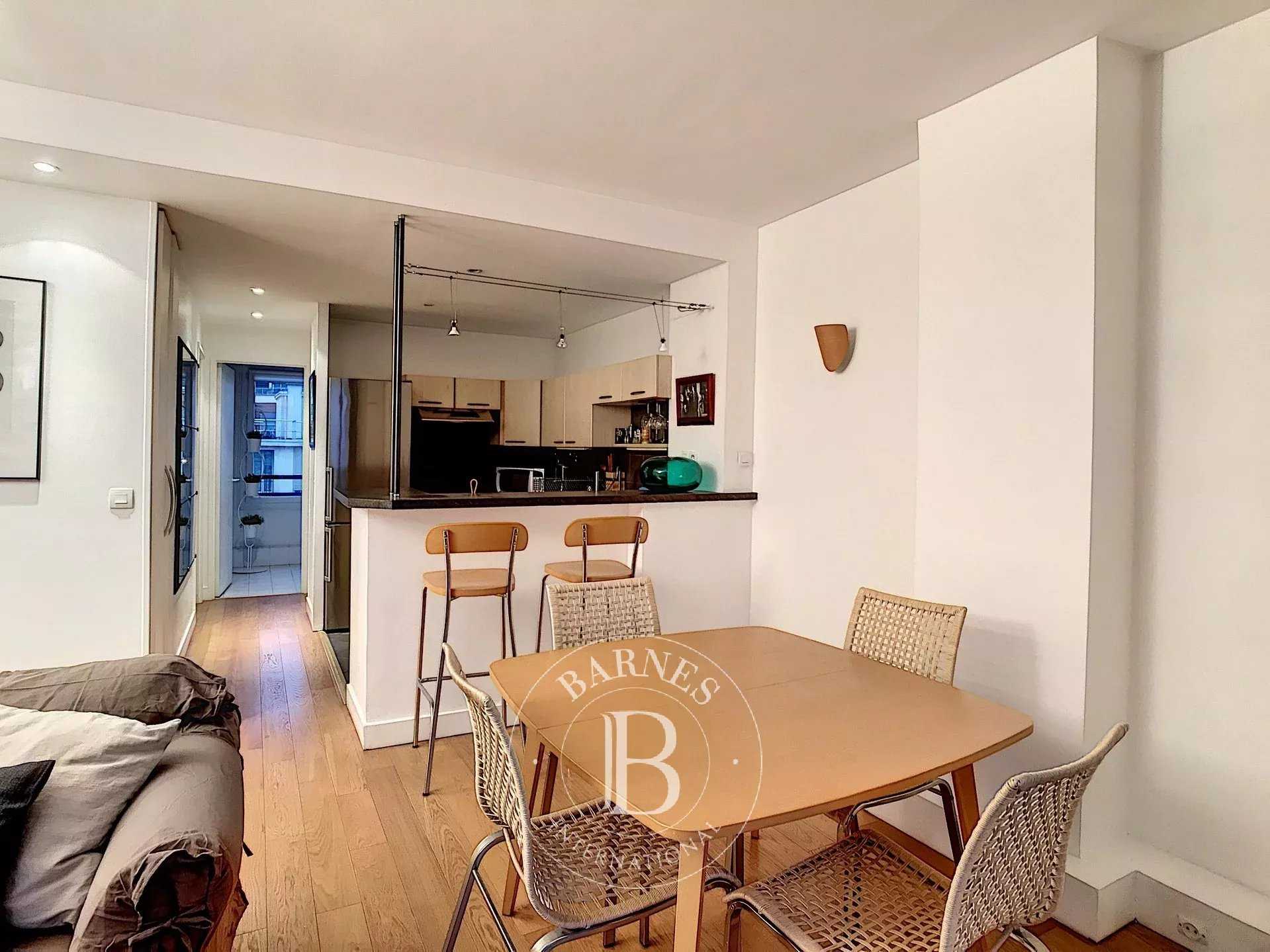 Paris  - Appartement 2 Pi&egrave;ces, 1 Chambre