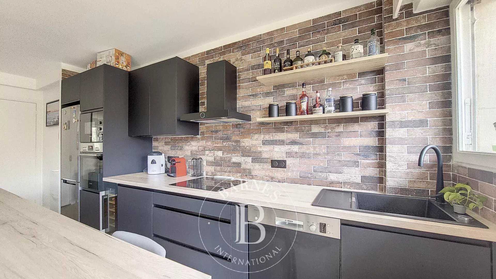 Paris  - Appartement 2 Pi&egrave;ces, 1 Chambre