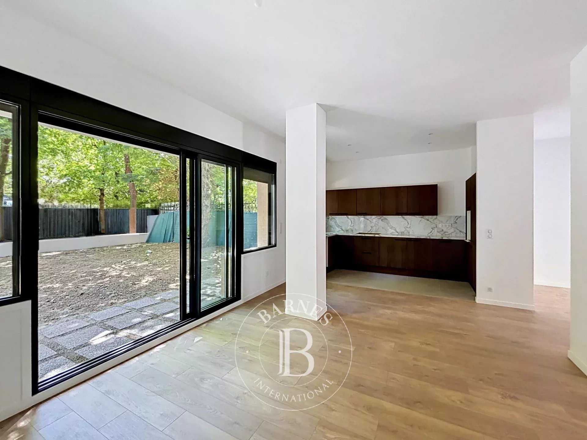 Paris  - Apartment 4 Bedrooms