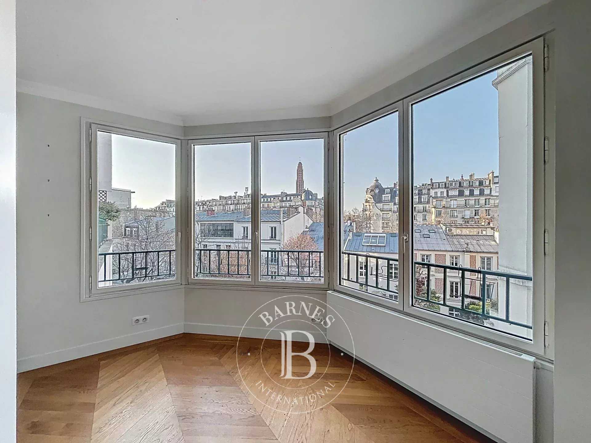 Paris  - Apartment 3 Bedrooms