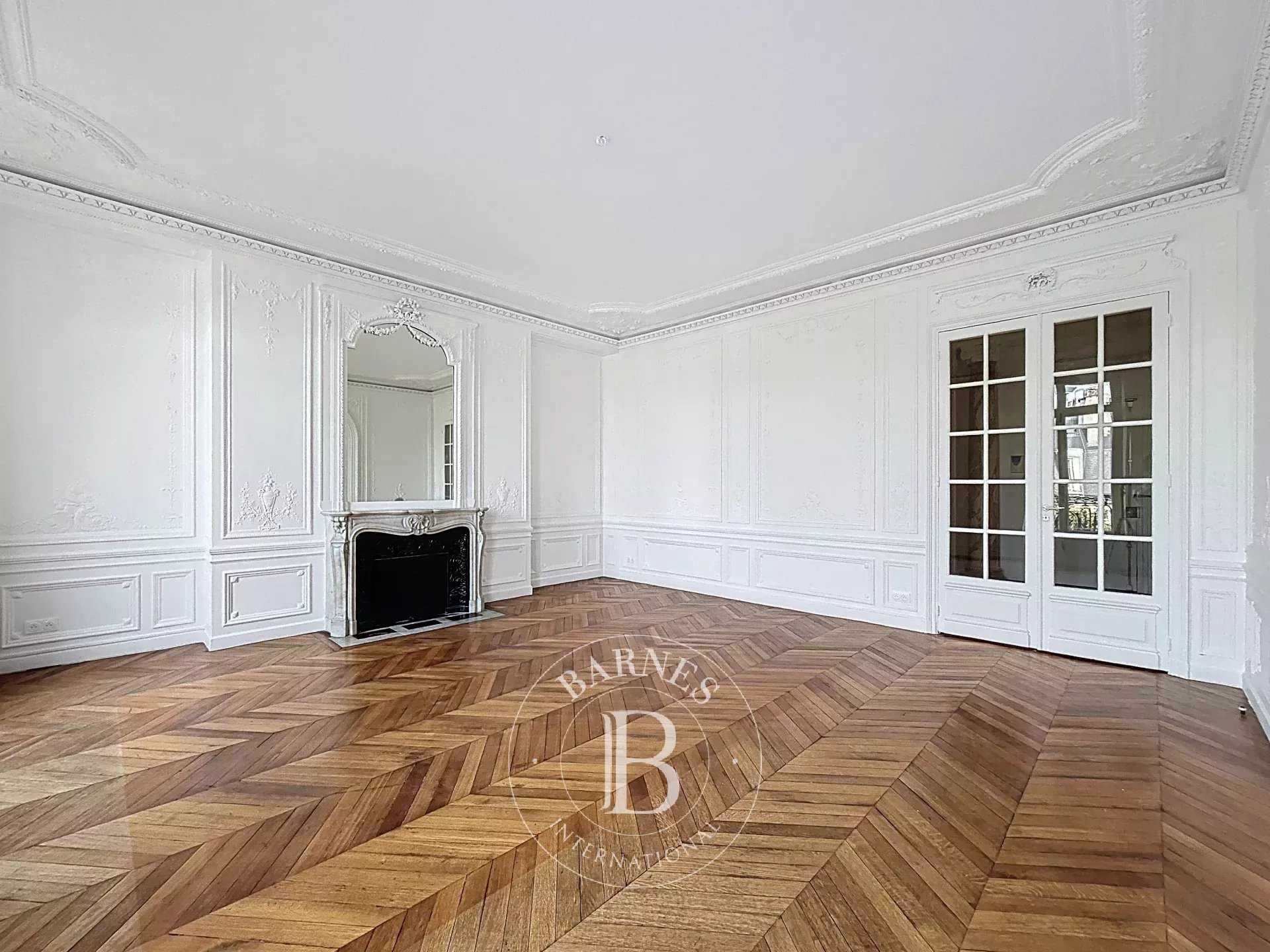 Paris  - Appartement 2 Pièces, 1 Chambre