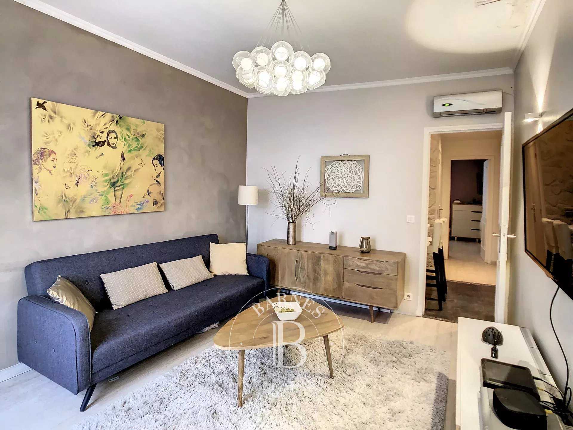 Paris  - Appartement 2 Pièces, 1 Chambre