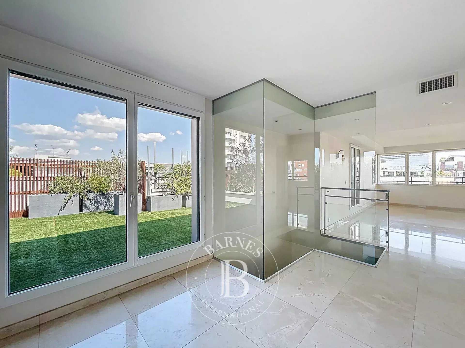 Paris  - Apartment 4 Bedrooms