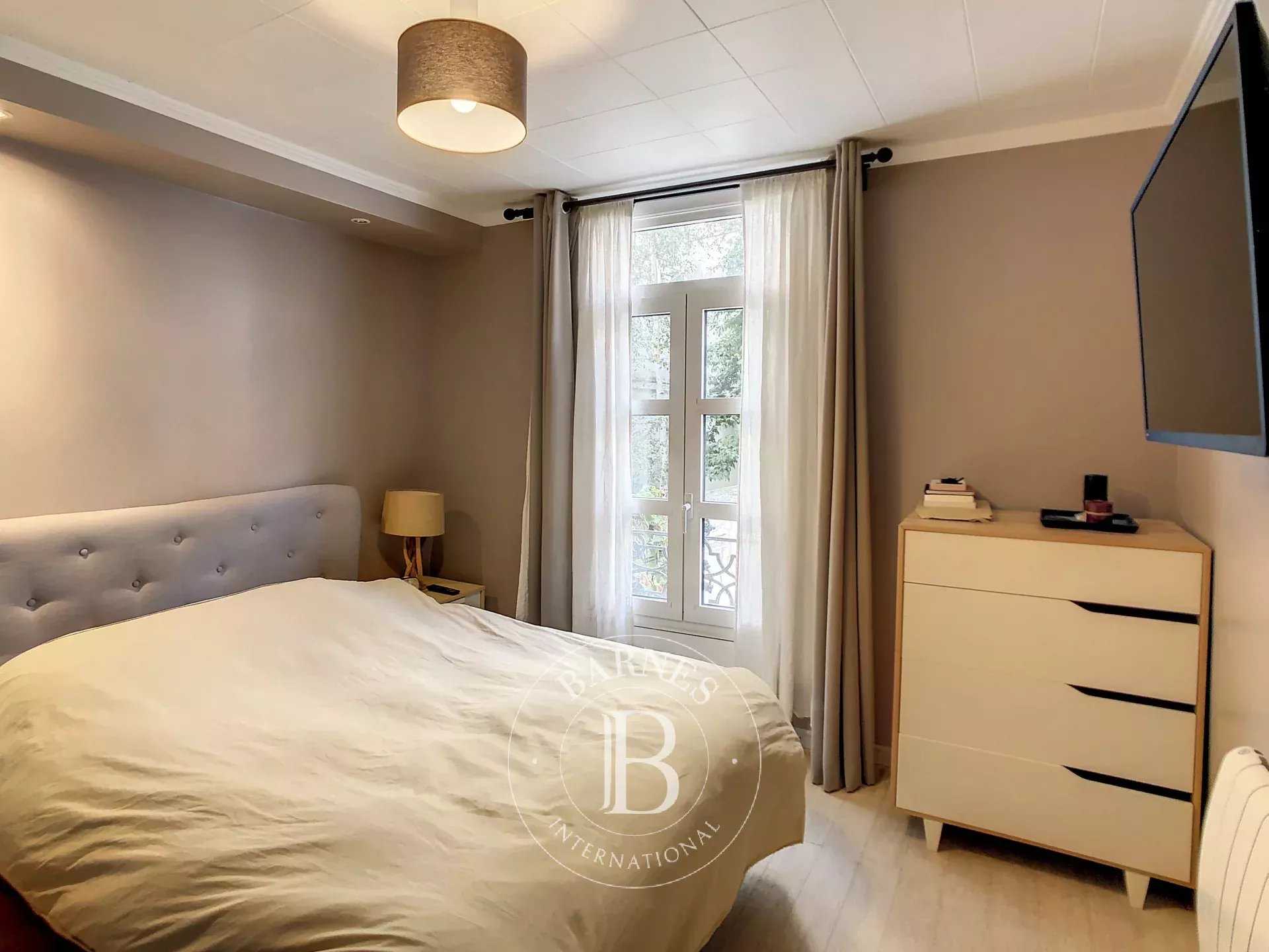 Paris  - Appartement 2 Pièces, 1 Chambre