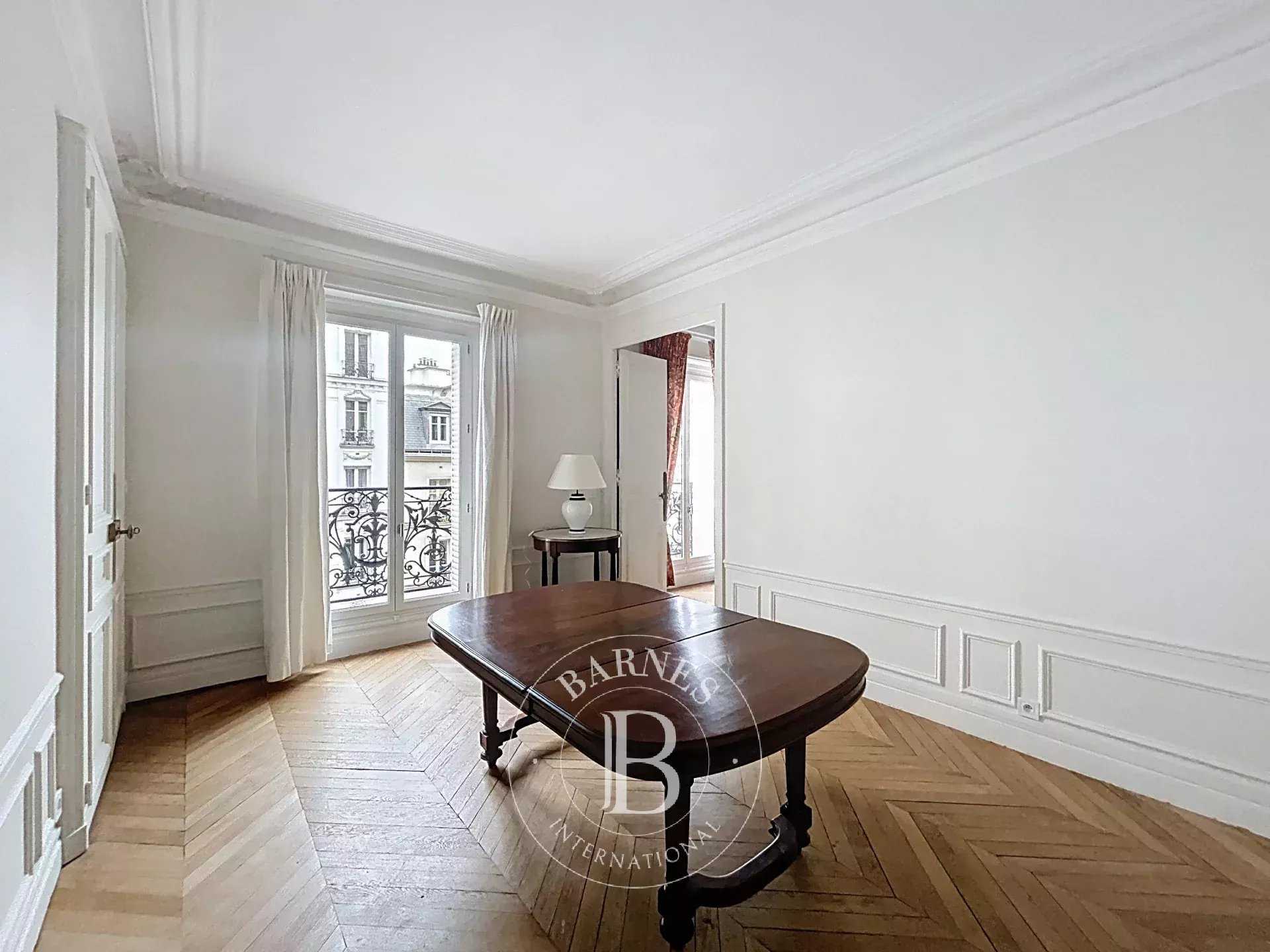 Paris  - Appartement 6 Pi&egrave;ces 4 Chambres