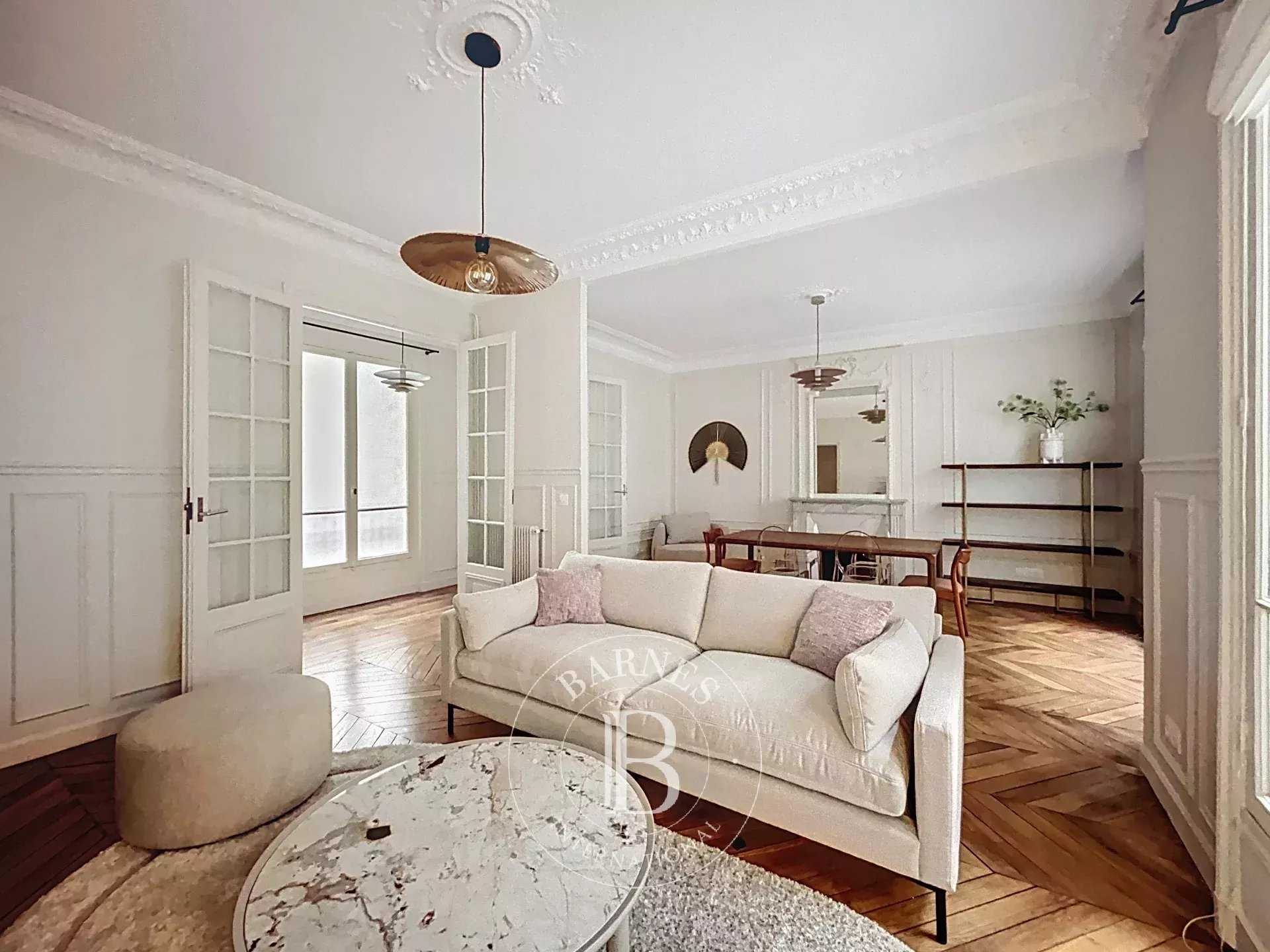 Paris  - Appartement 4 Pi&egrave;ces 2 Chambres